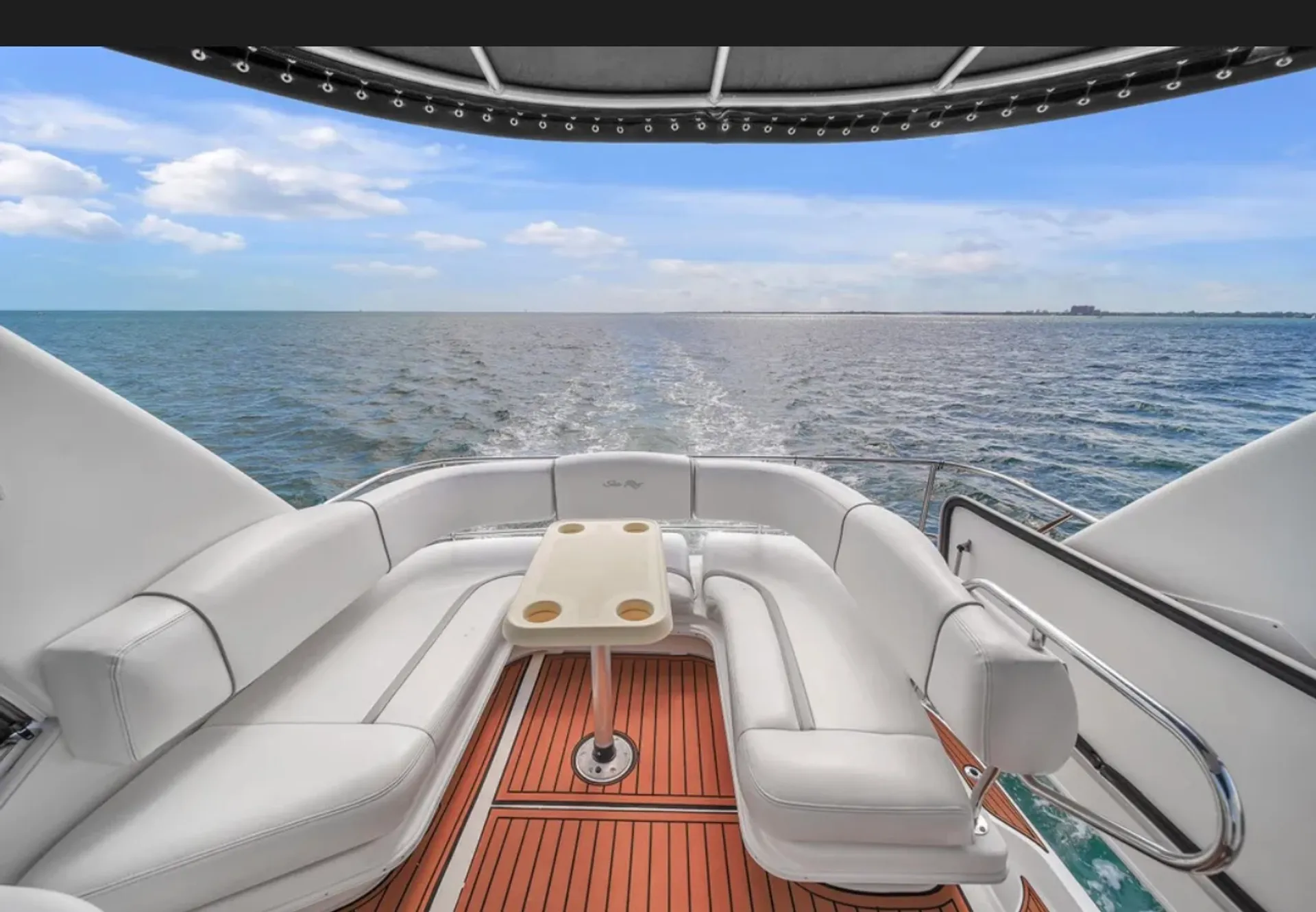 LUXURY SEA RAY SEDAN BRIDGE 48 FT