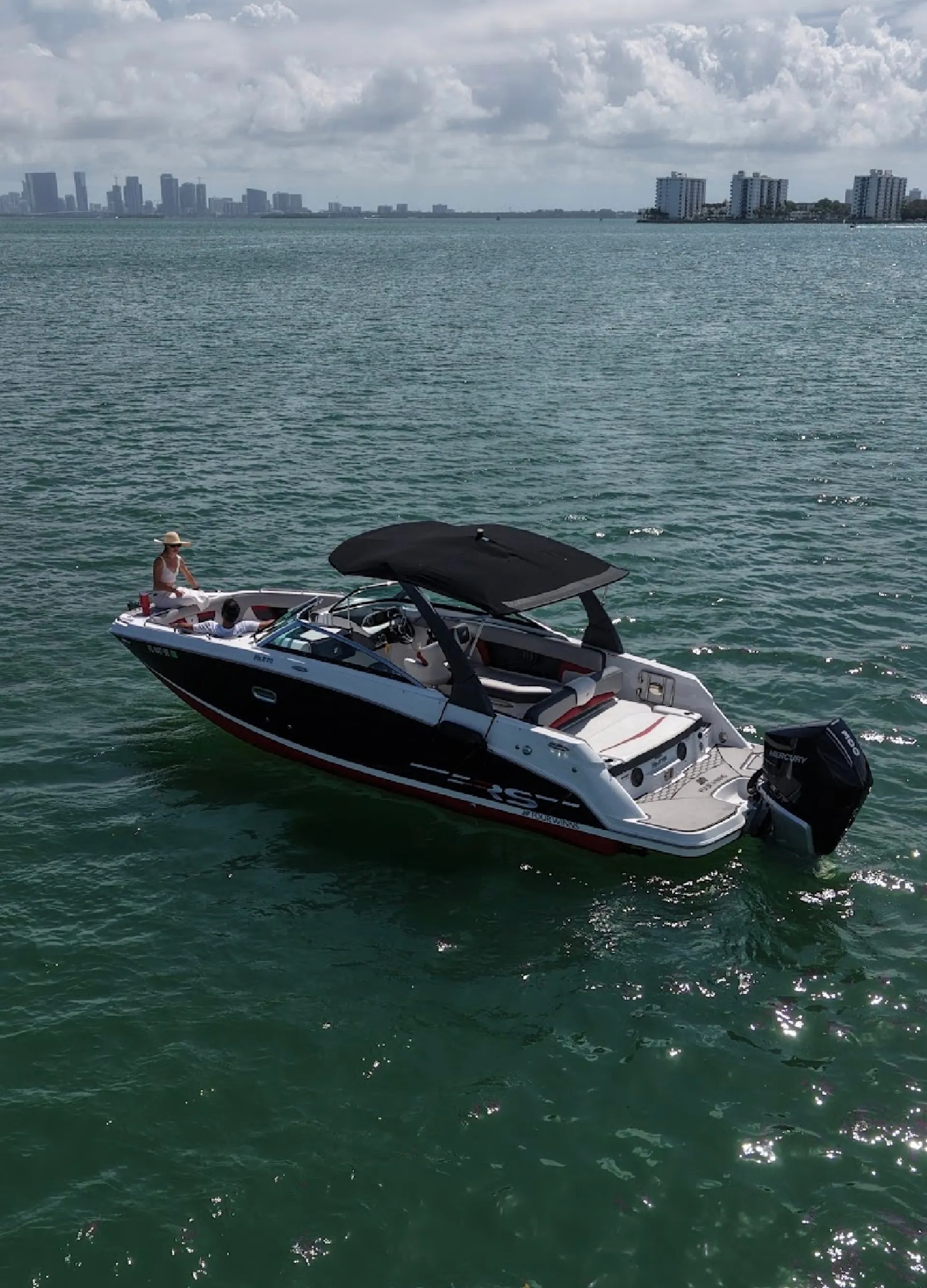 FOUR WINNS HD 270 RS in Miami Beach, FL — photo 5