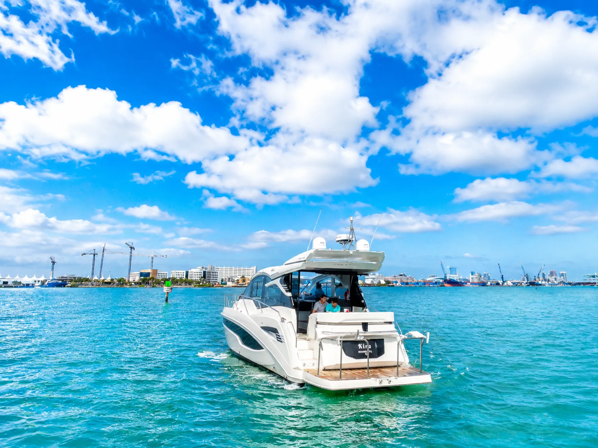 Galeon 425 HTS in Miami, FL — photo 3