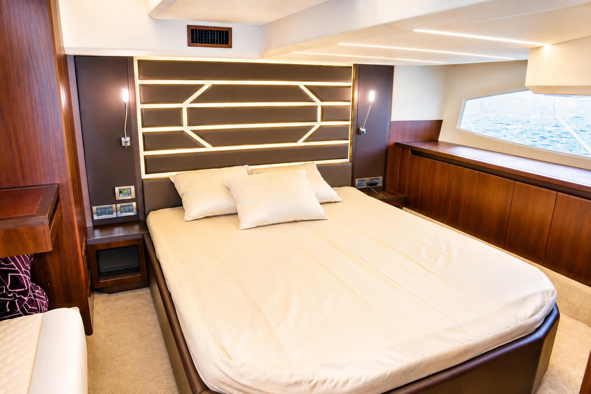 Luxury New Galeon 45ft Yacht, Professional staff, paddleboard, matt