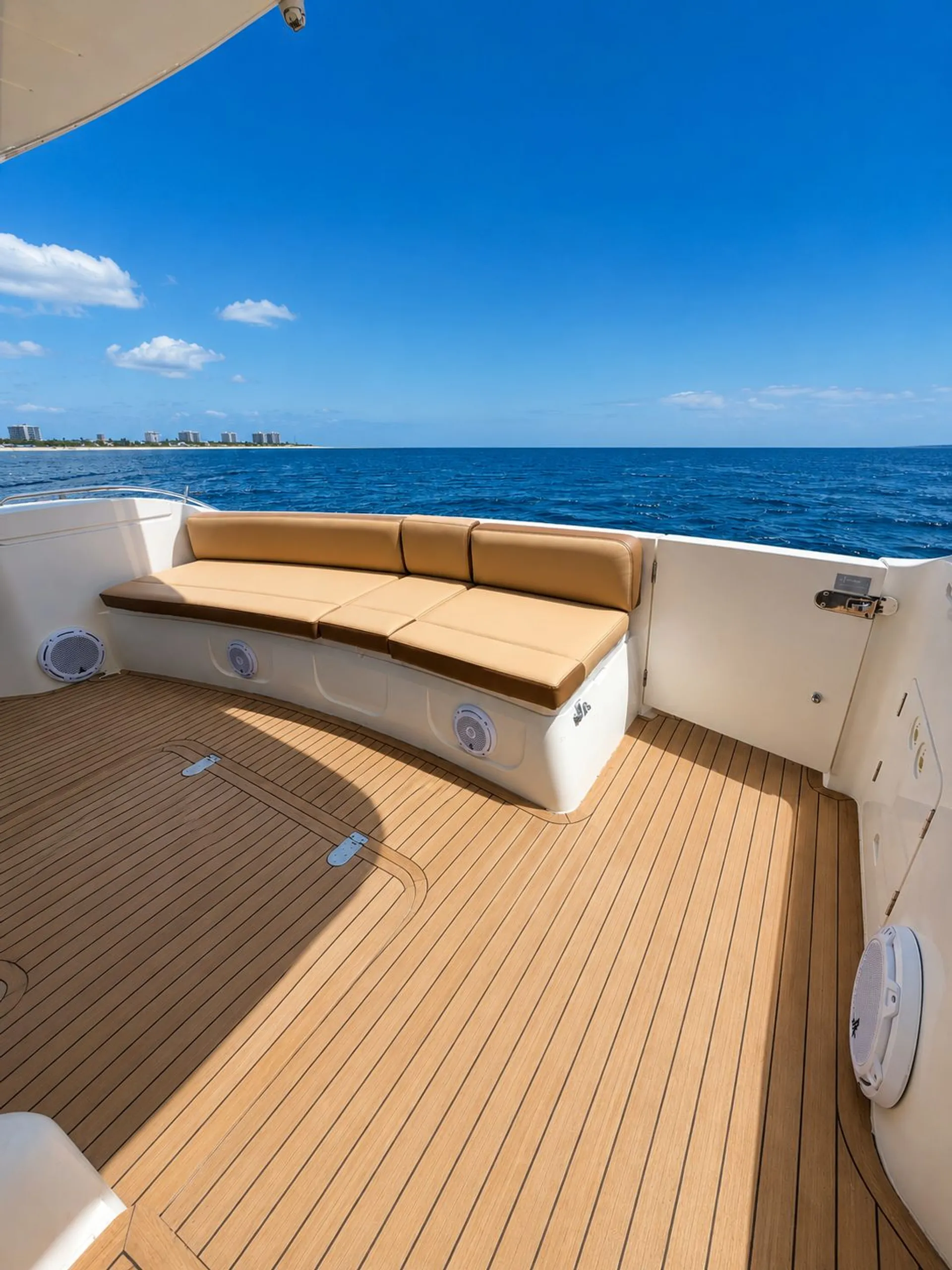 VIKING YACHT 52 FLYBRIDGE YACHT in Miami, FL — photo 5
