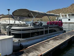 Bennington 25' Tritoon SSBX — Luxe Bowrider for Fun & Performance boat photo