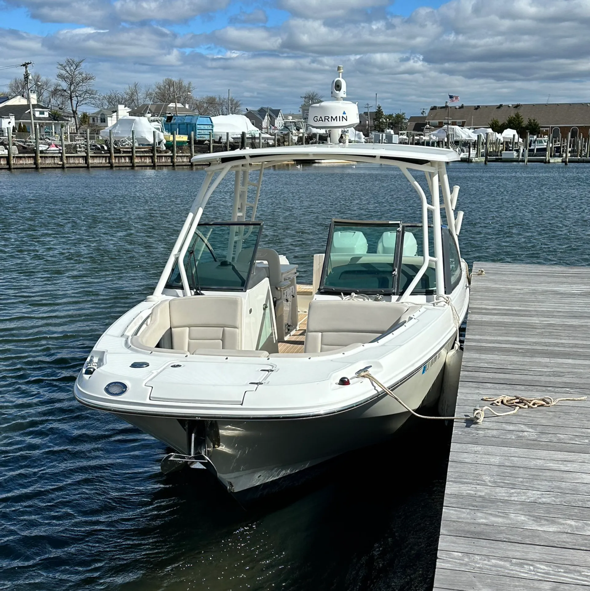 Boston Whaler Vantage in Bay Shore, NY — photo 9