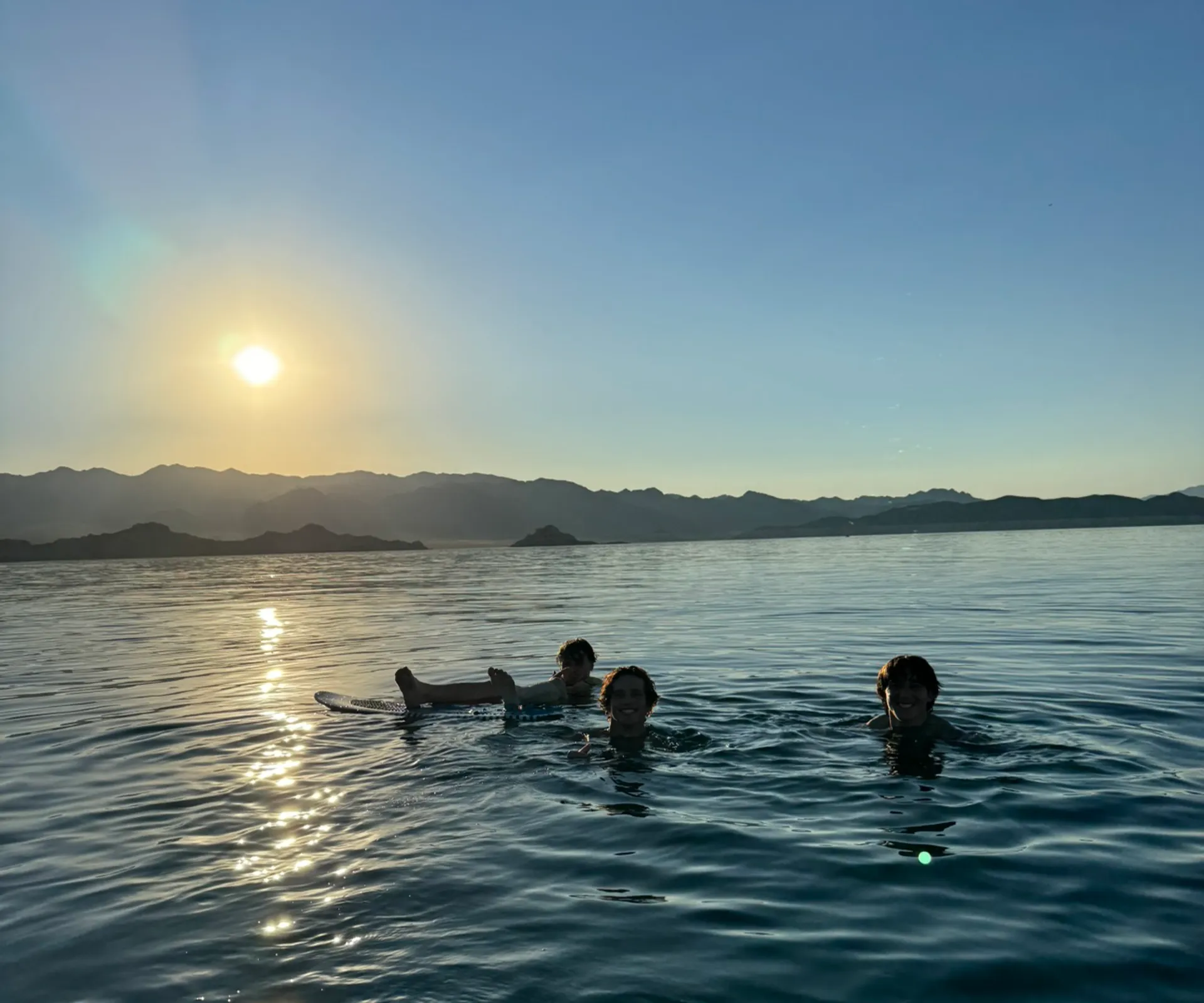 Cruise Lake Mead Like a Local Aboard Our 21’ Tahoe 