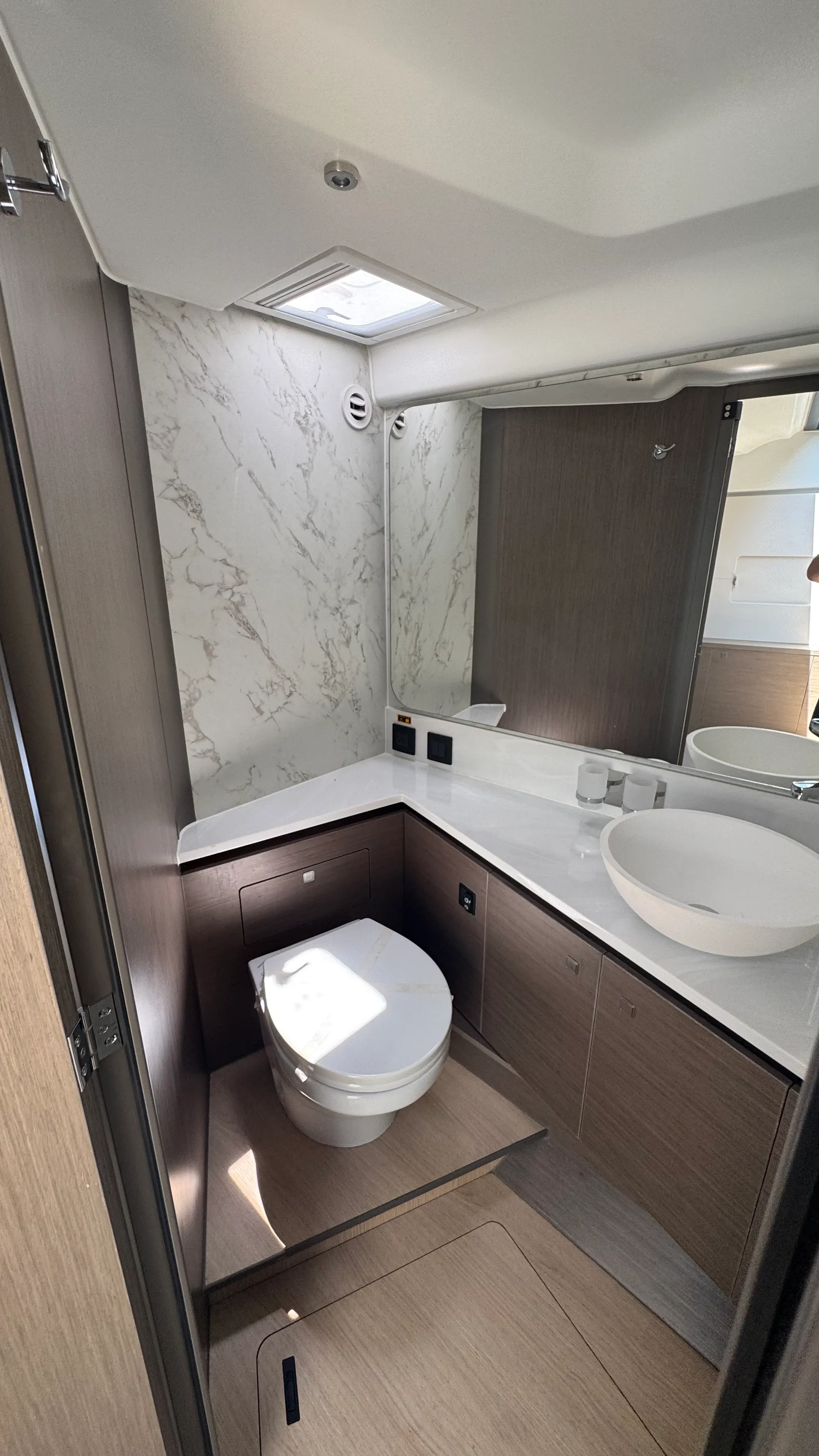 41' Yacht.  Bachelorette or family fun for 12.  New Boat coming- 2026