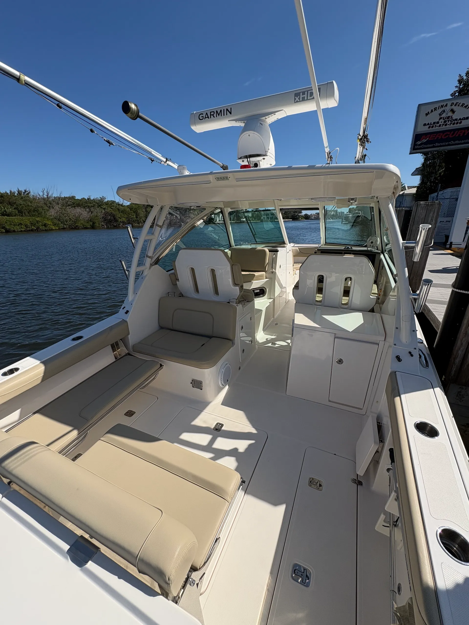 PURSUIT DC325 DUAL CONSOLE 2/2-F300HP in Lantana, FL — photo 3