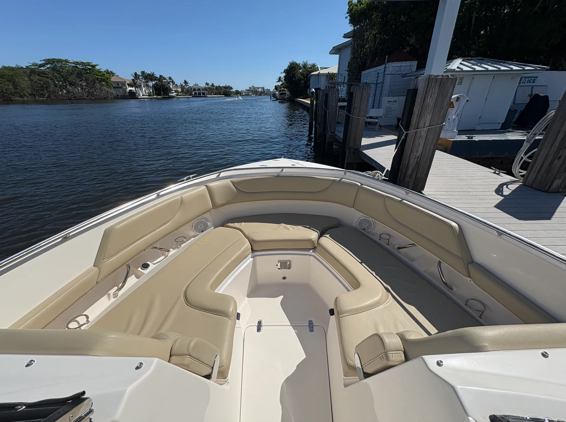 PURSUIT DC325 DUAL CONSOLE 2/2-F300HP in Lantana, FL — photo 5