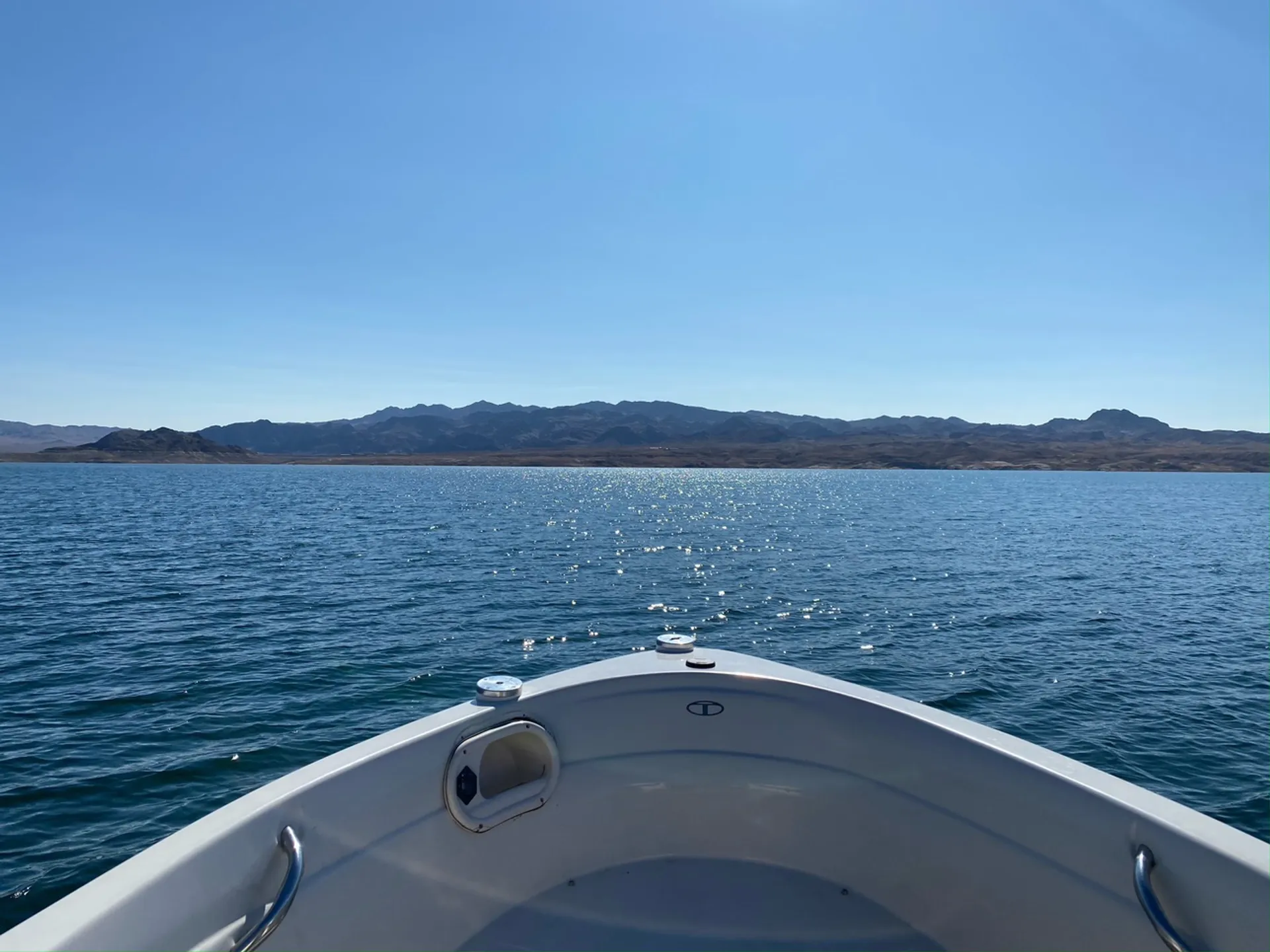 Cruise Lake Mead Like a Local Aboard Our 21’ Tahoe 