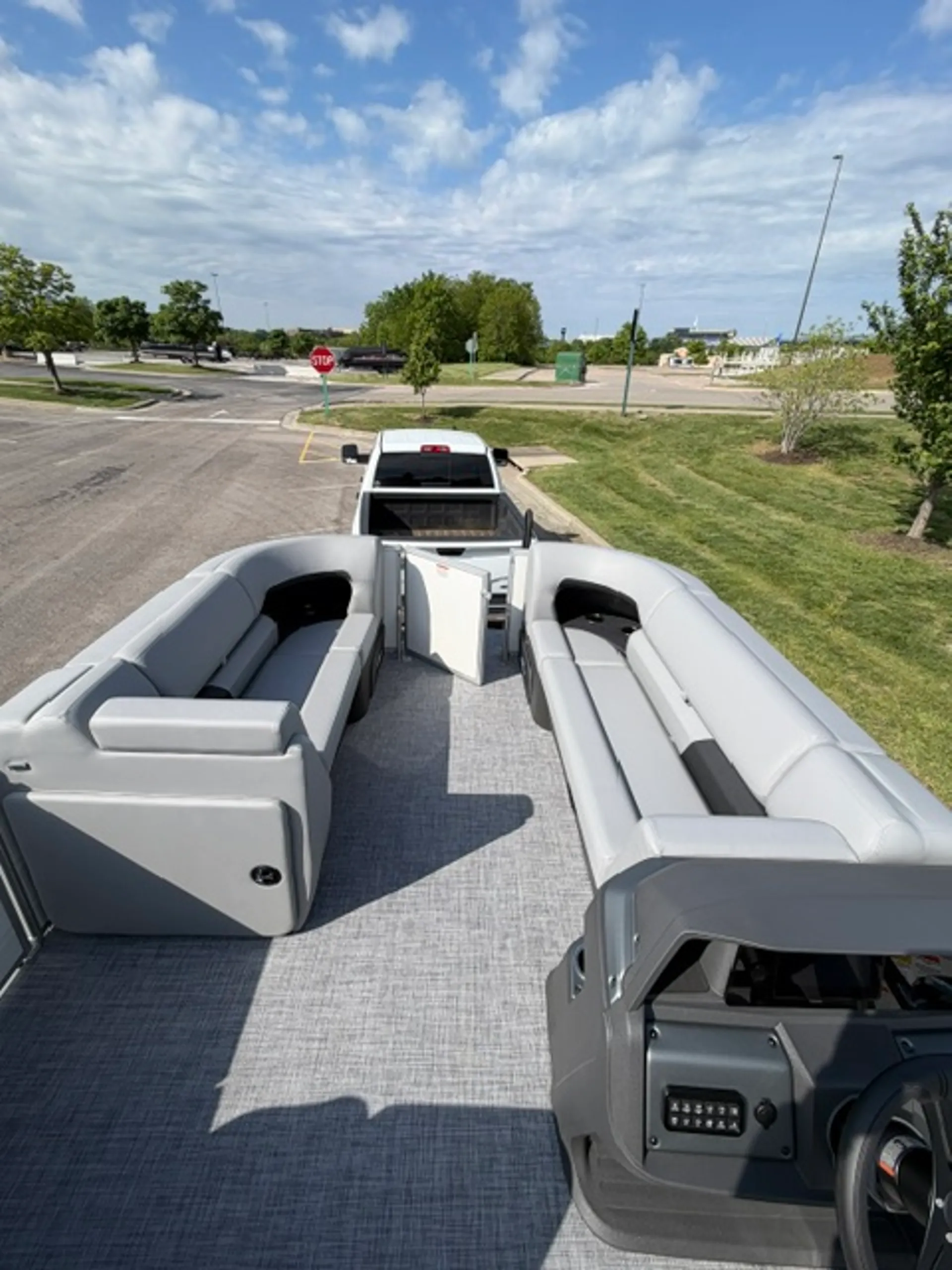 SUN TRACKER PARTY BARGE 20 DLX in Tonganoxie, KS — photo 5