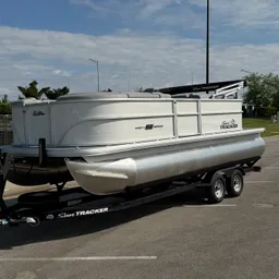 BRAND NEW PARTY BARGE PONTOON FOR YOUR ENJOYMENT boat photo