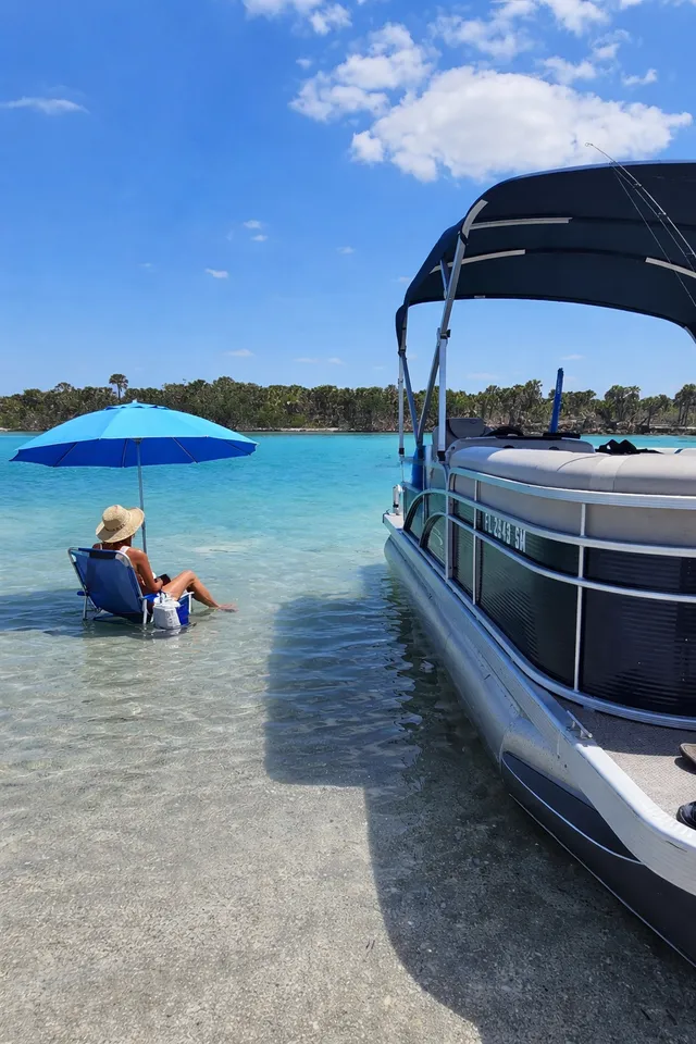 Rent a BENNINGTON MARINE pontoon in Englewood, FL near me