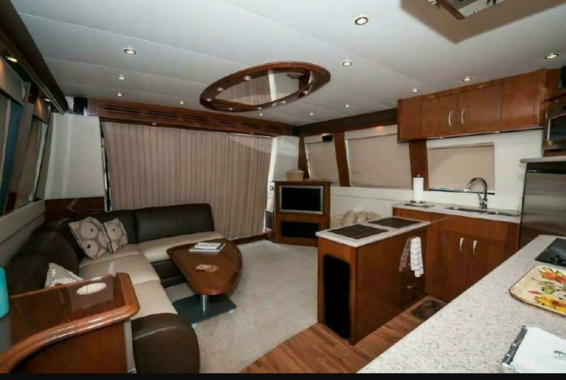 CARVER YACHTS 56 VOYAGER PILOTHOUSE in Seabrook, TX — photo 4