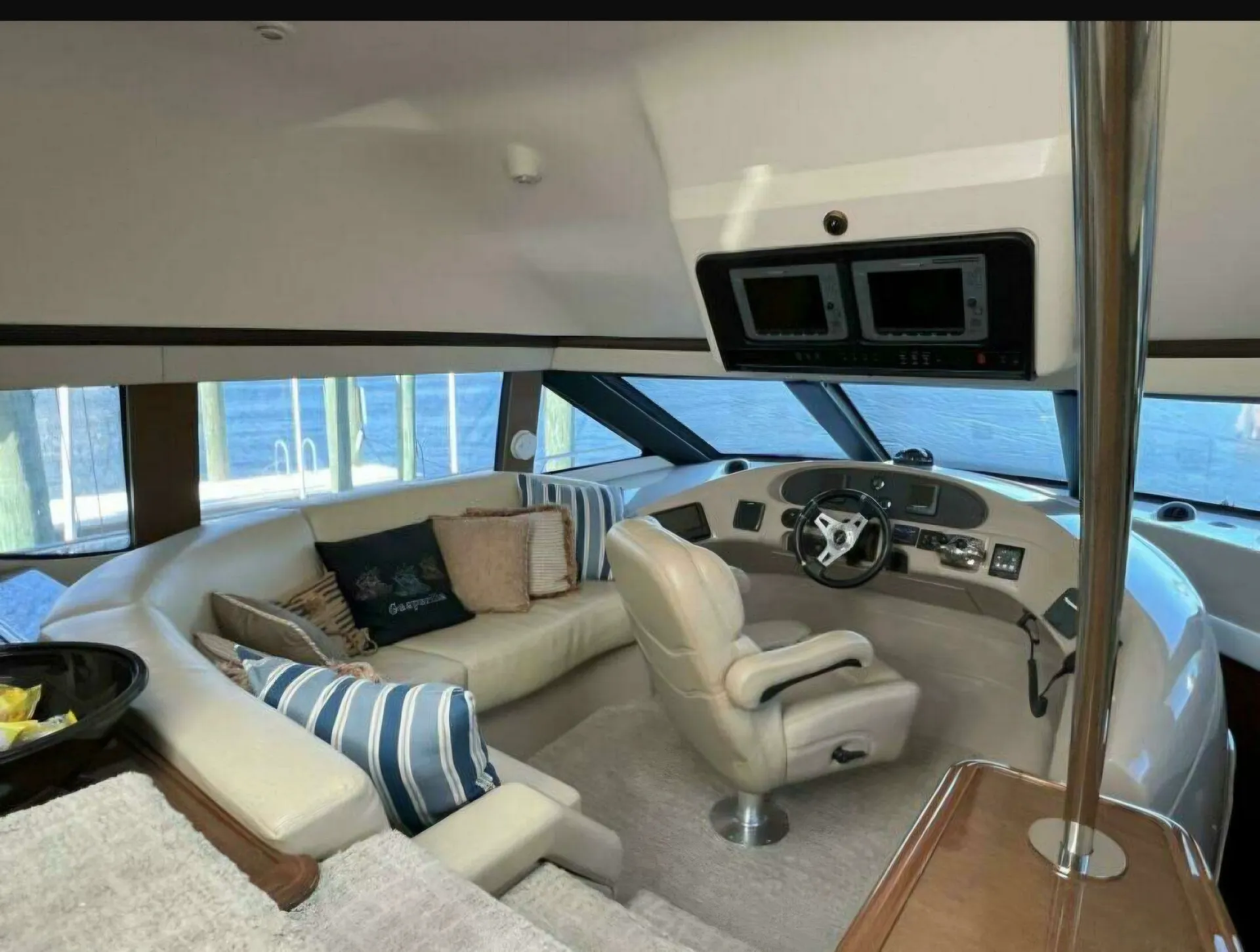 CARVER YACHTS 56 VOYAGER PILOTHOUSE in Seabrook, TX — photo 6