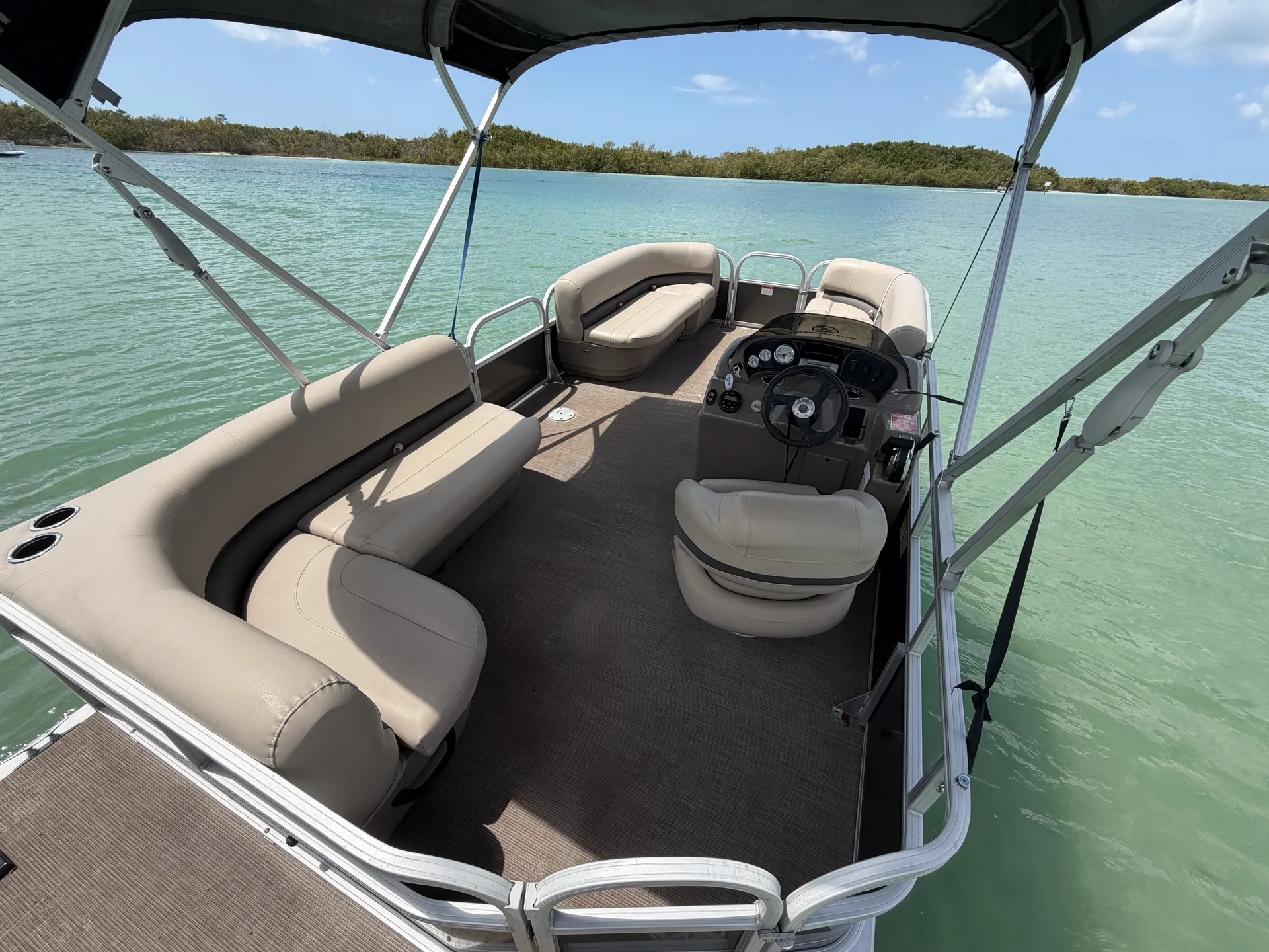 SUN TRACKER PARTY BARGE 18 DLX in Naples, FL — photo 2
