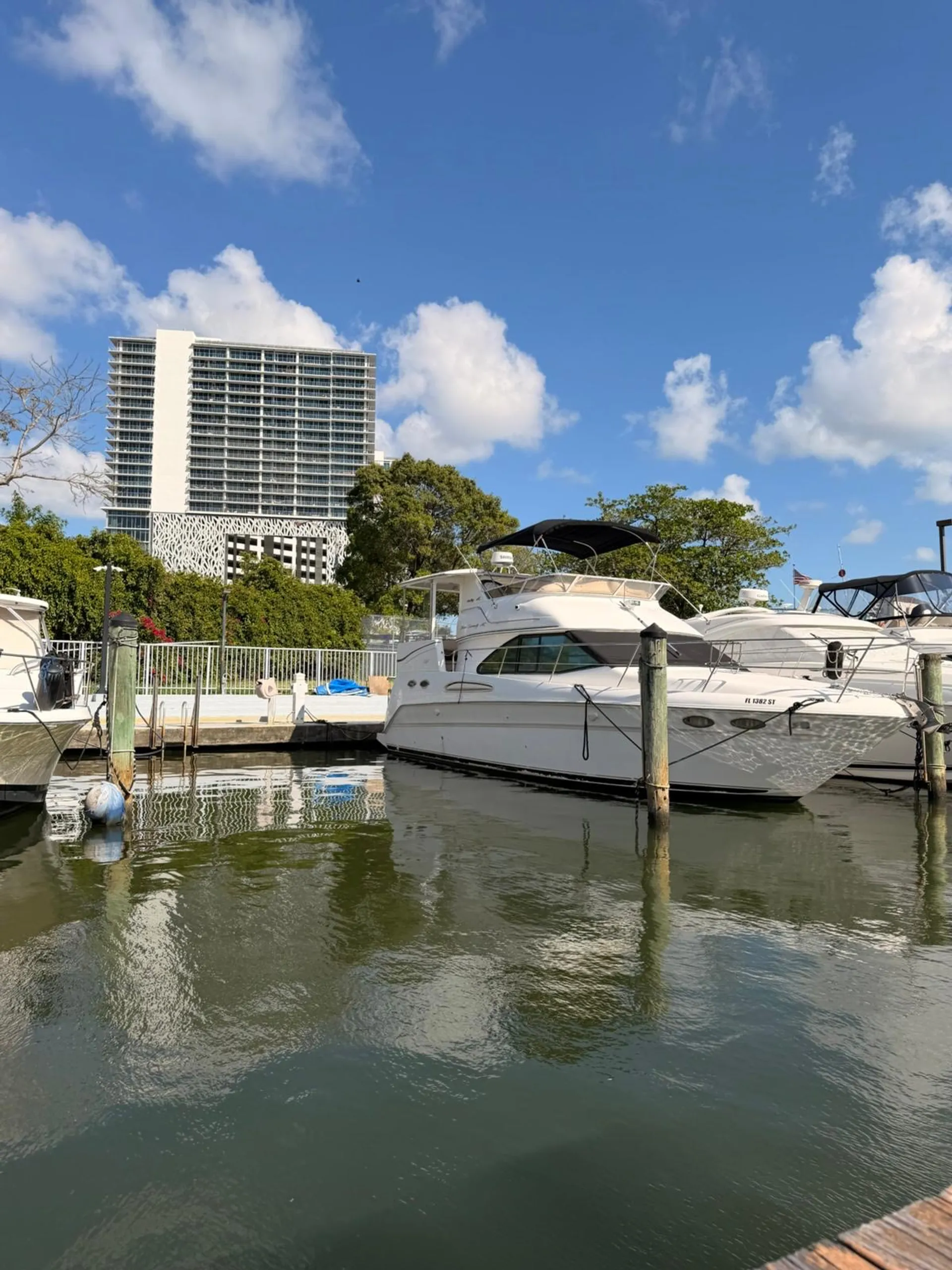 Sea Ray Boats 370 AC in Miami, FL — photo 2