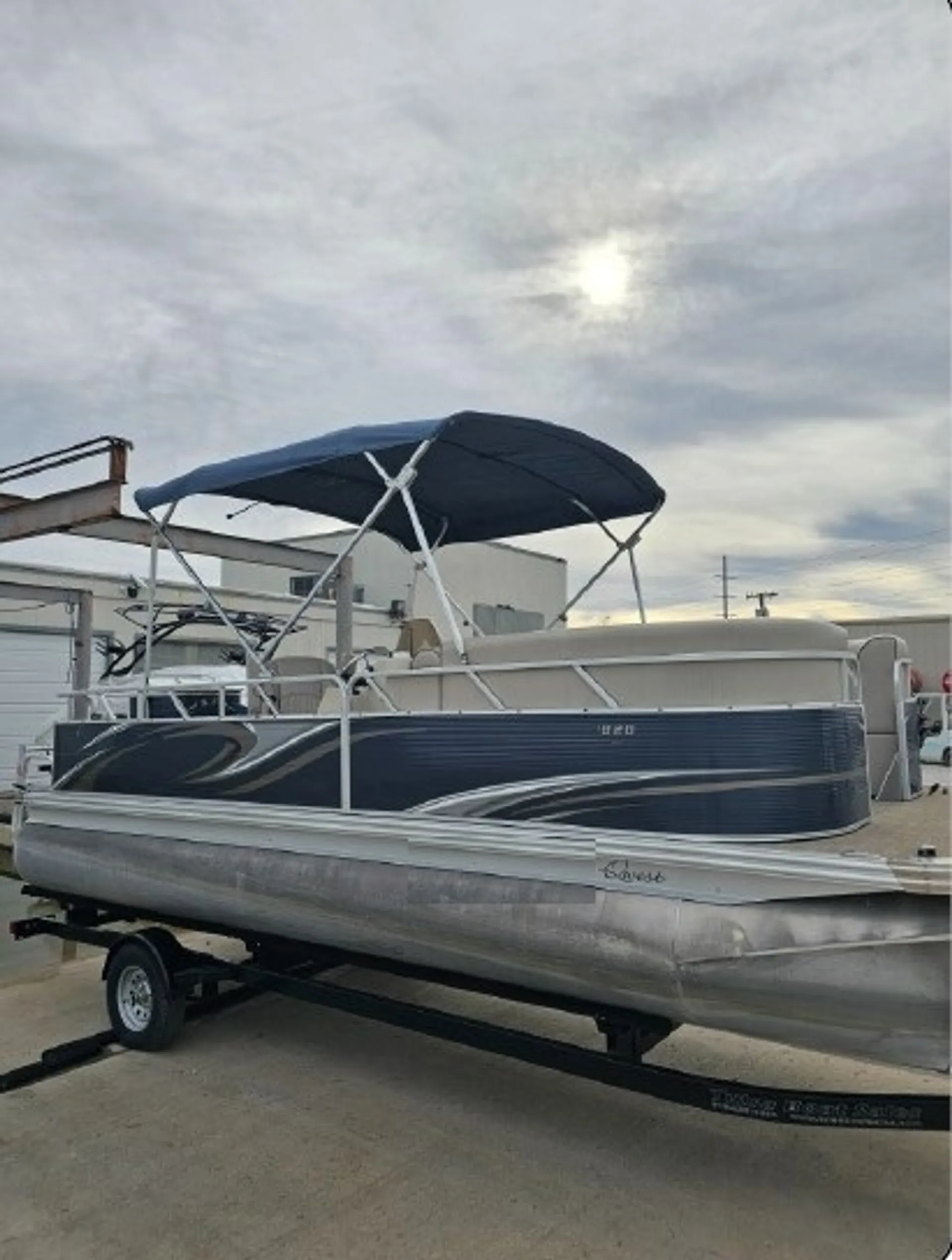 ANGLER QWEST 820 FISH N CRUISE in Newport, VT