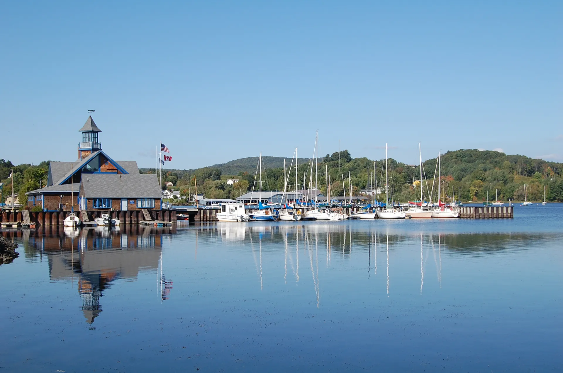 ANGLER QWEST 820 FISH N CRUISE in Newport, VT — photo 9
