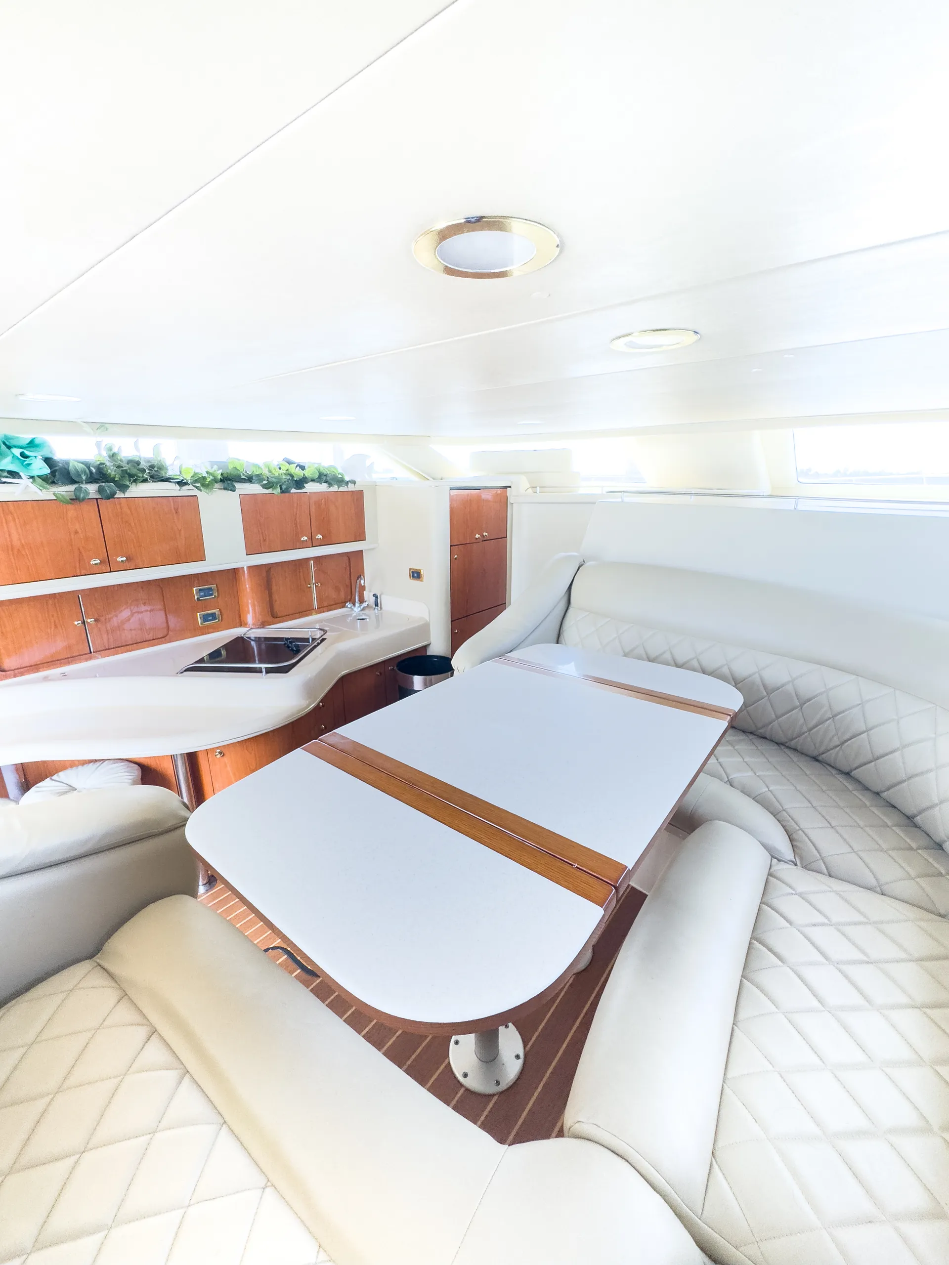 Sea Ray Boats 450 flybridge express in Miami, FL — photo 2
