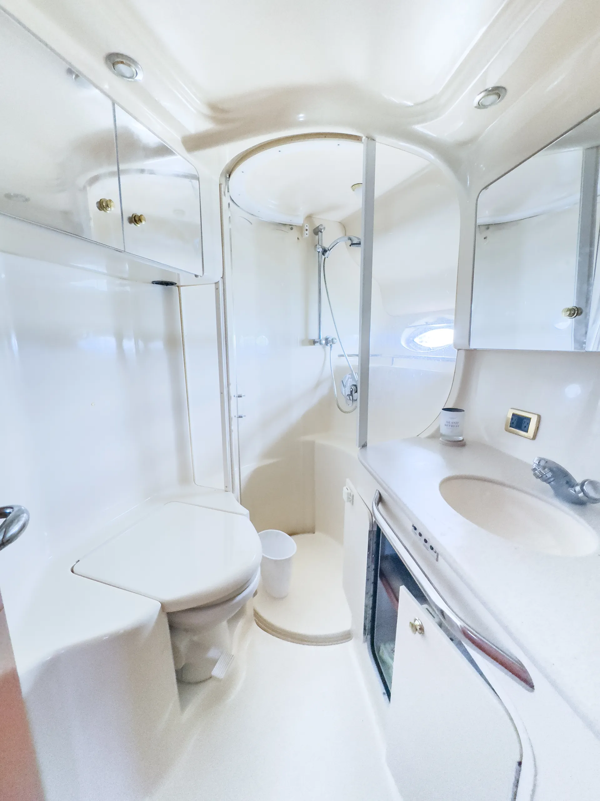 Sea Ray Boats 450 flybridge express in Miami, FL — photo 4