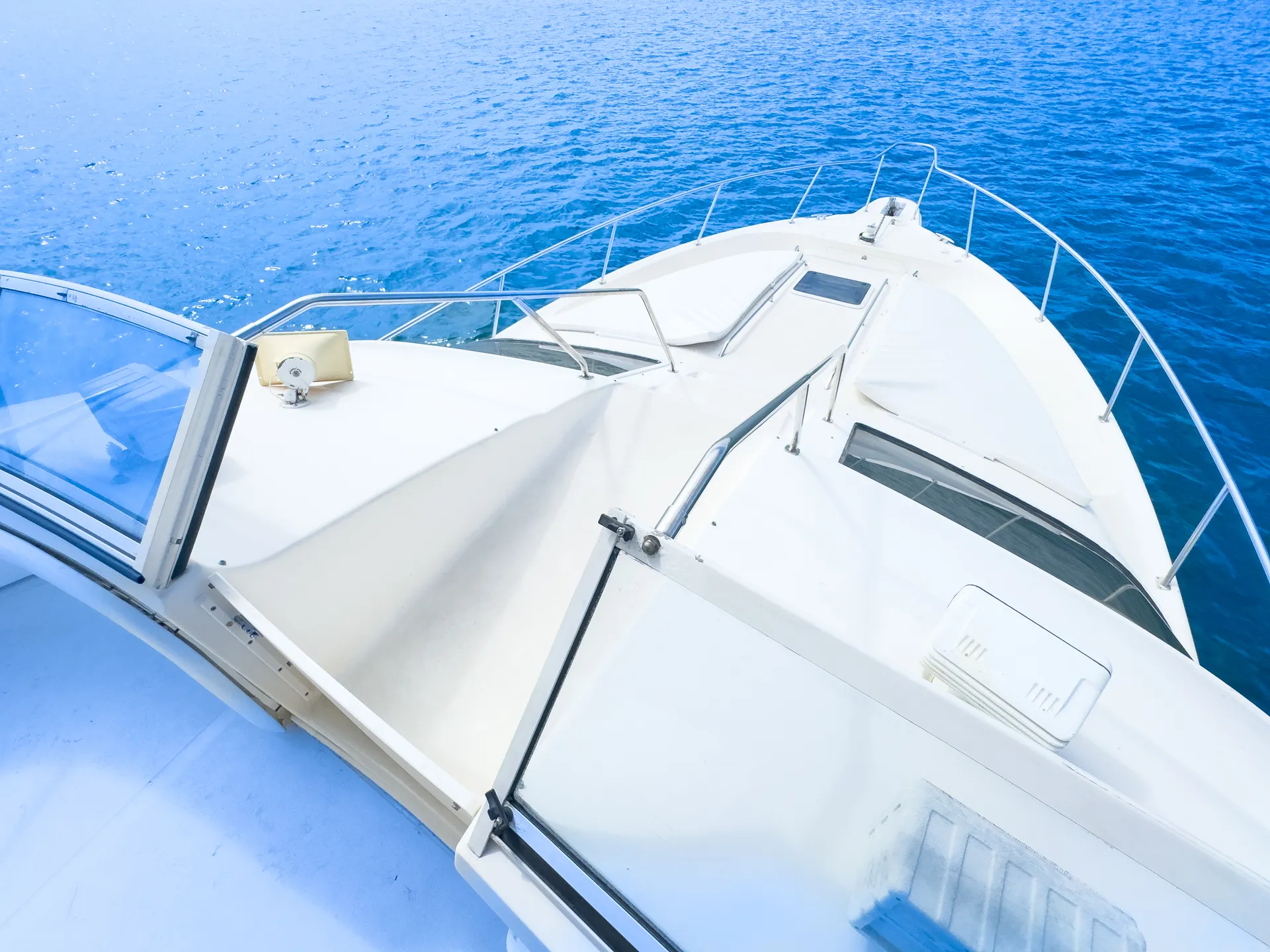 Sea Ray Boats 450 flybridge express in Miami, FL — photo 6