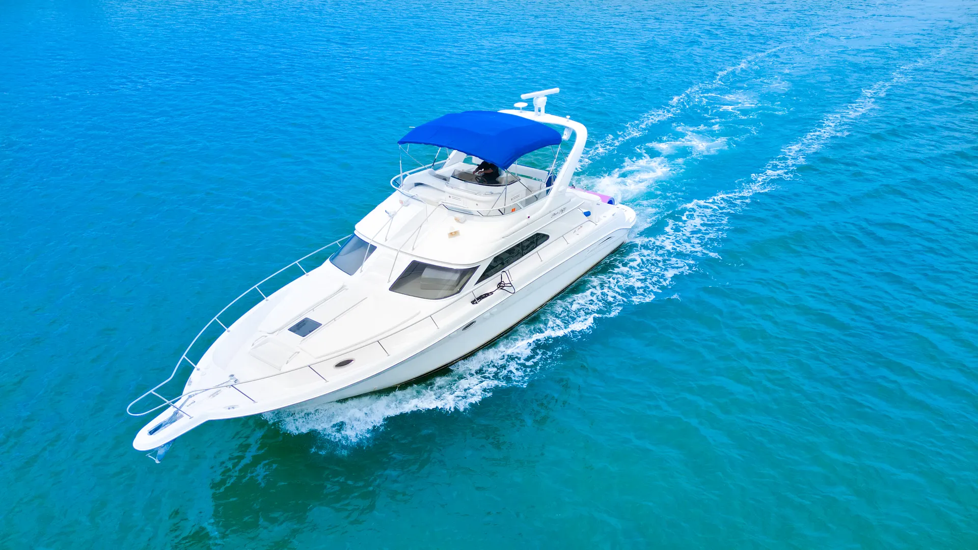 Sea Ray Boats 450 flybridge express in Miami, FL — photo 7