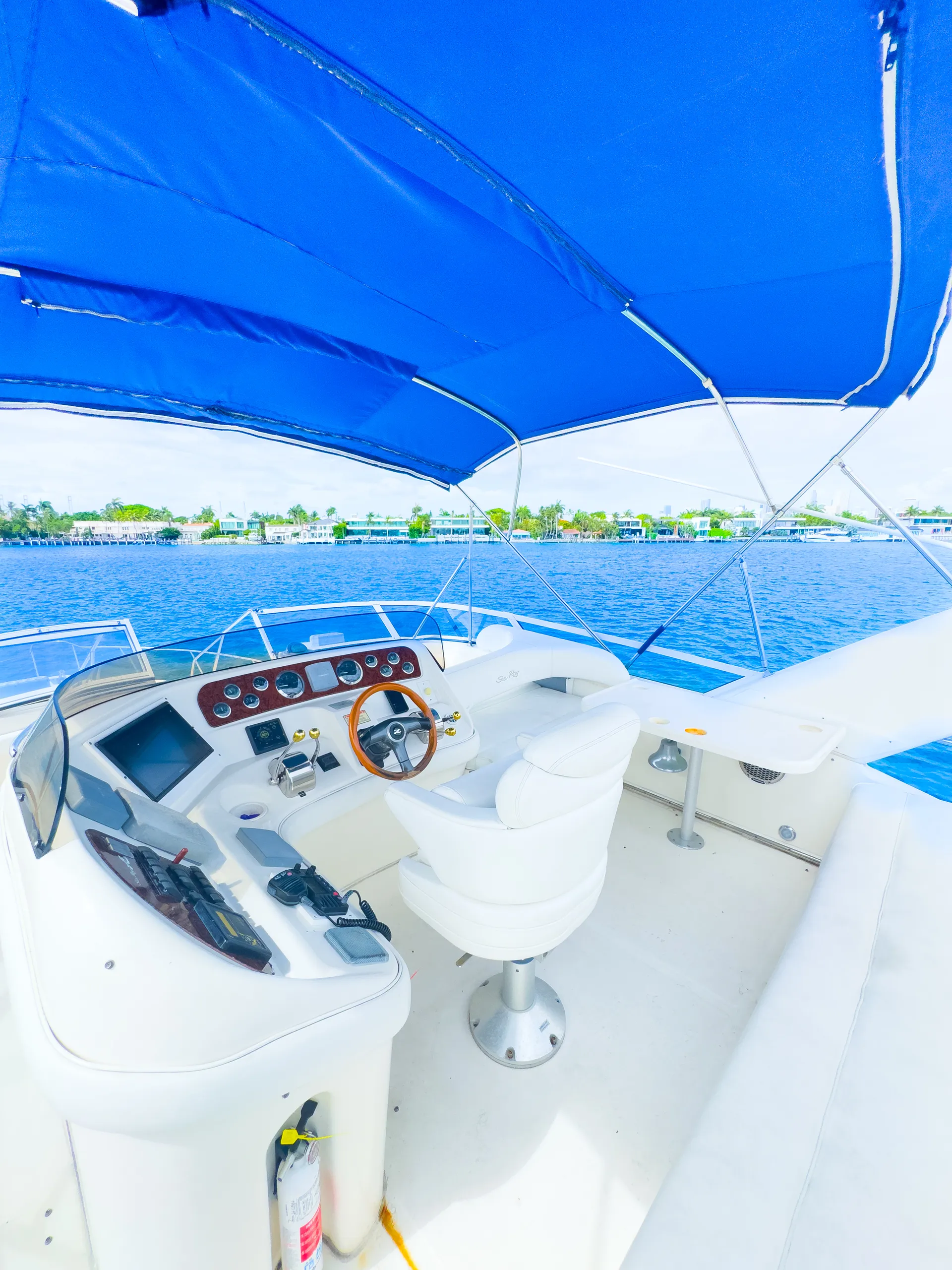 Sea Ray Boats 450 flybridge express in Miami, FL — photo 9