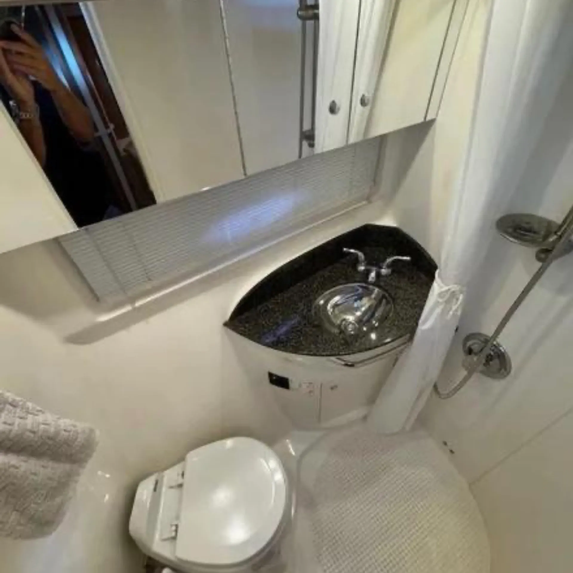 Chaparral 350 signature in Marina del Rey, CA — photo 9