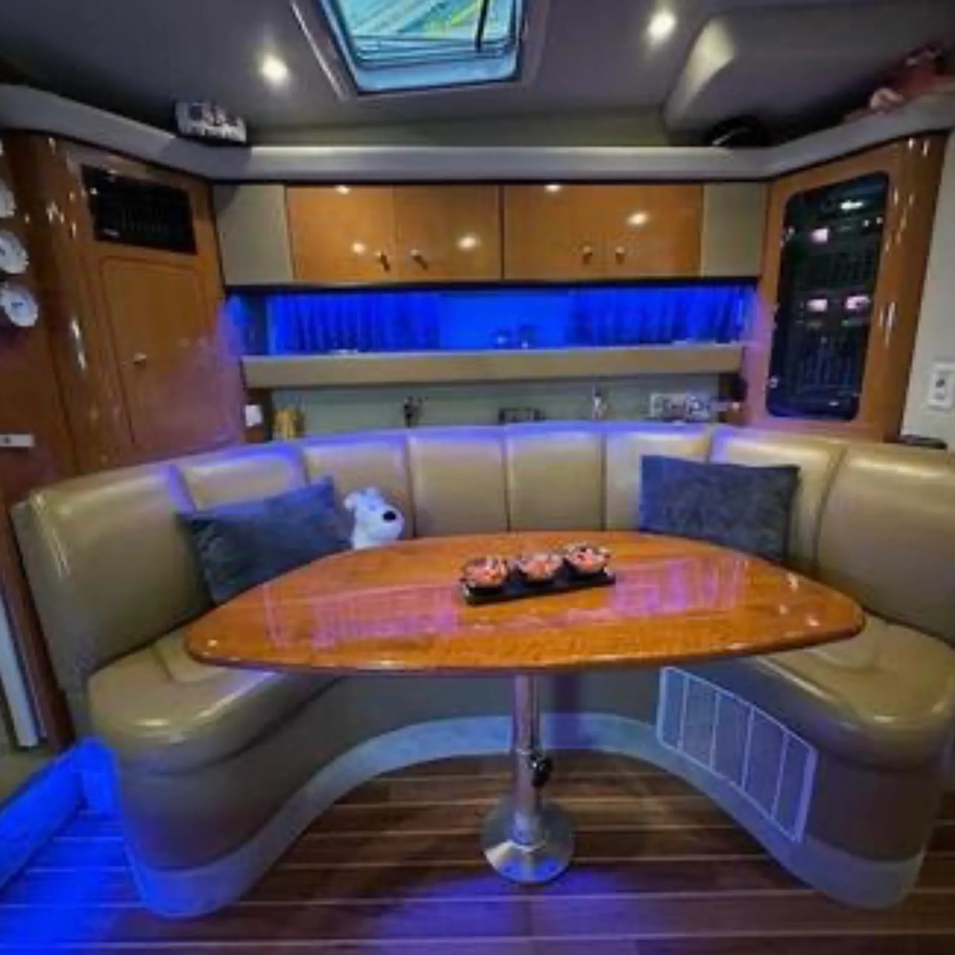 Chaparral 350 signature in Marina del Rey, CA — photo 8