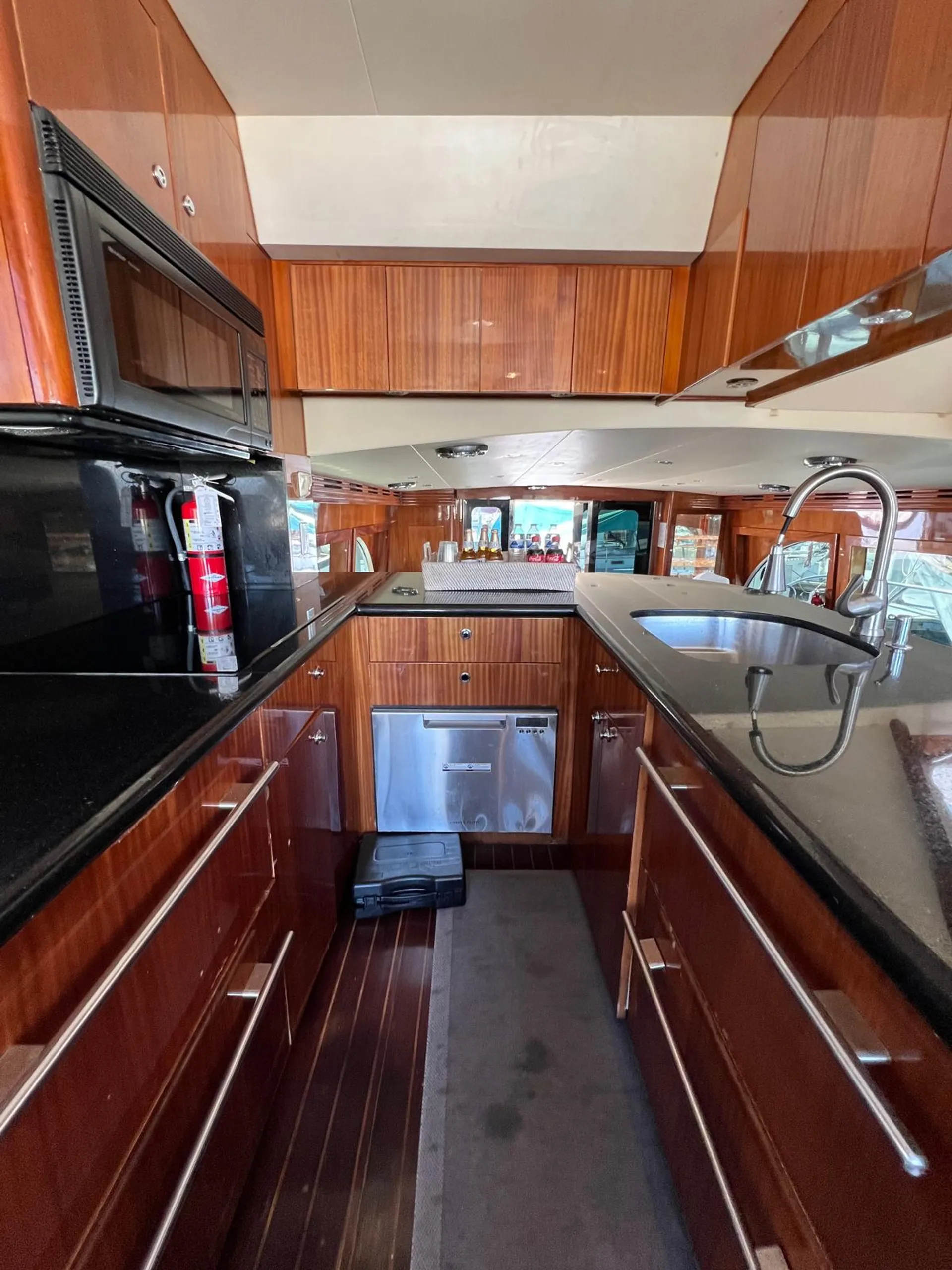 64 Hatteras motor yacht  lots of toys 