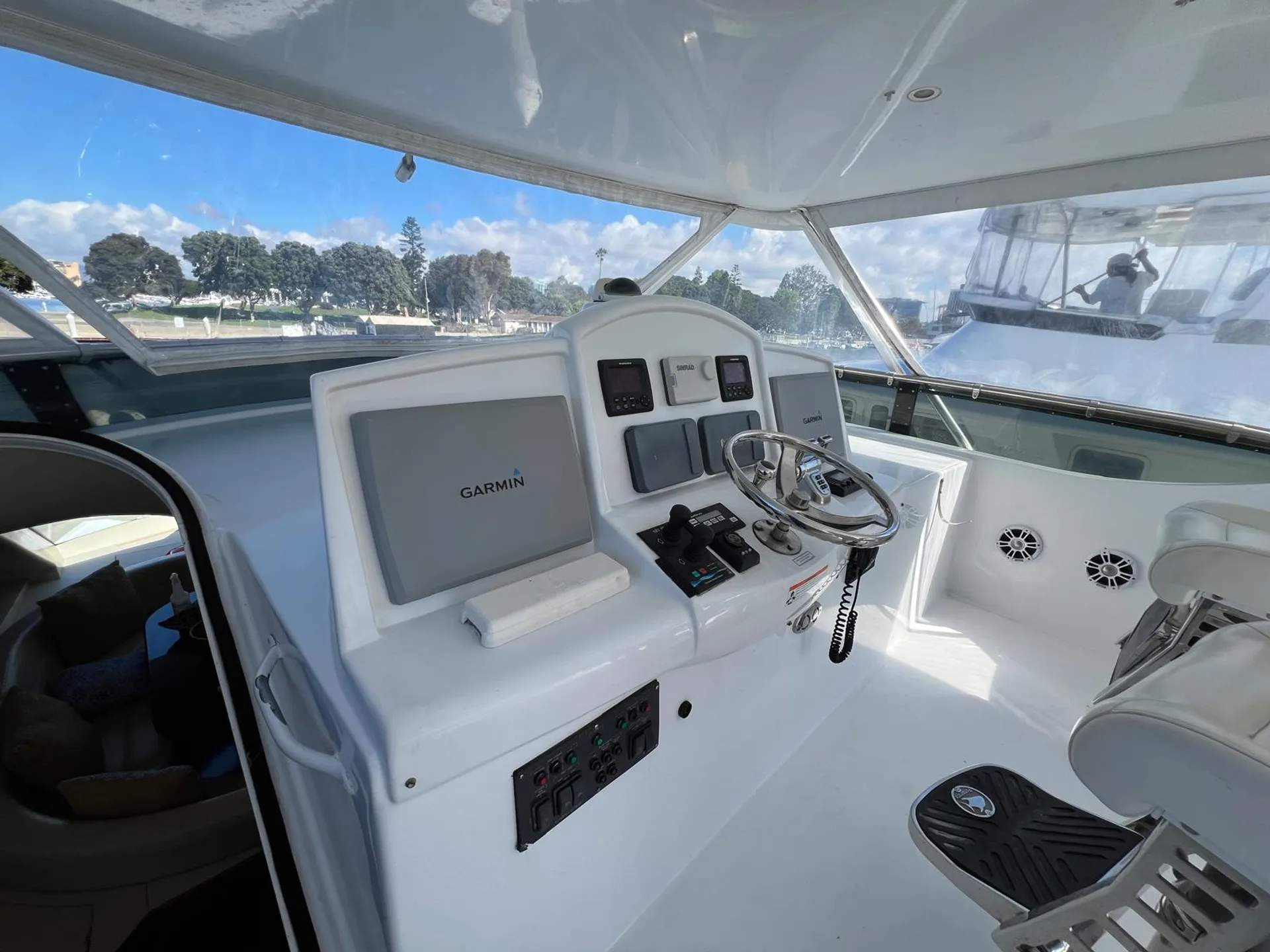 64 Hatteras motor yacht  lots of toys 