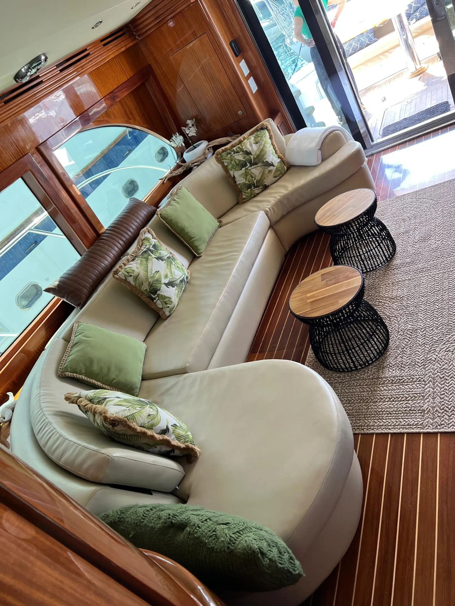 64 Hatteras motor yacht  lots of toys 