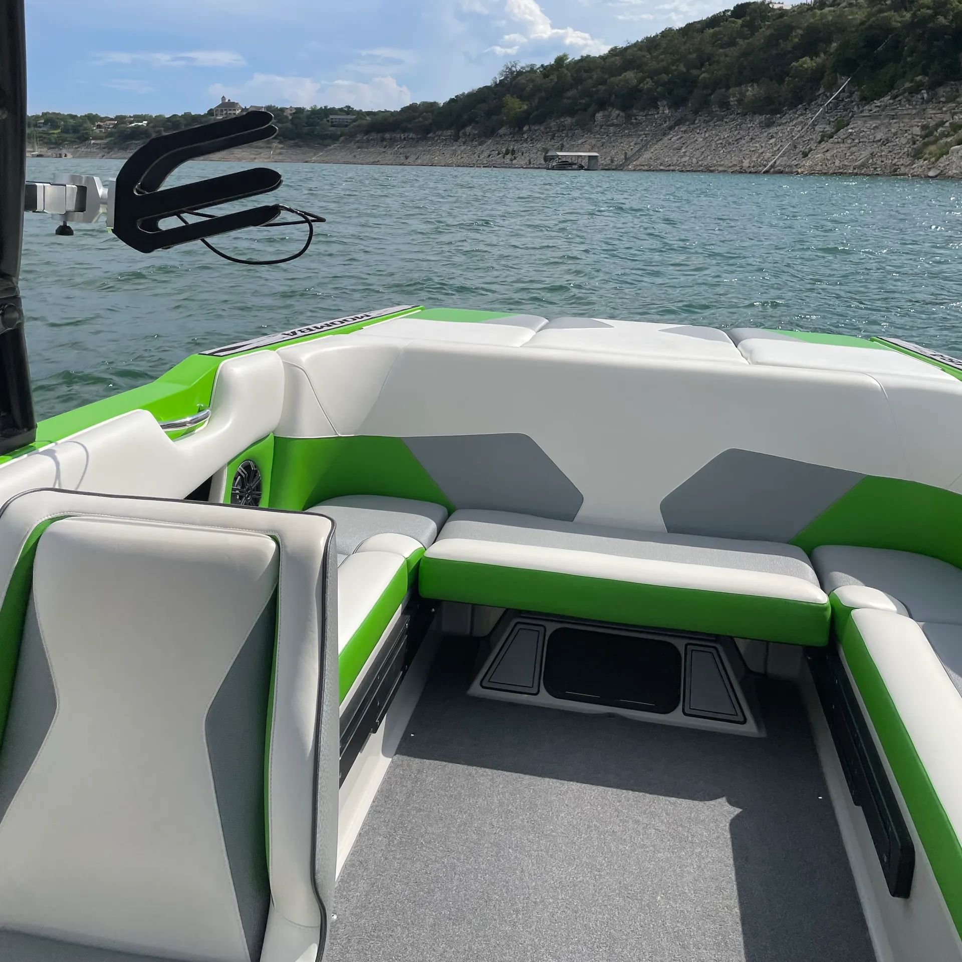 Wake Surf Moomba Max Fits 17 – Lake Austin