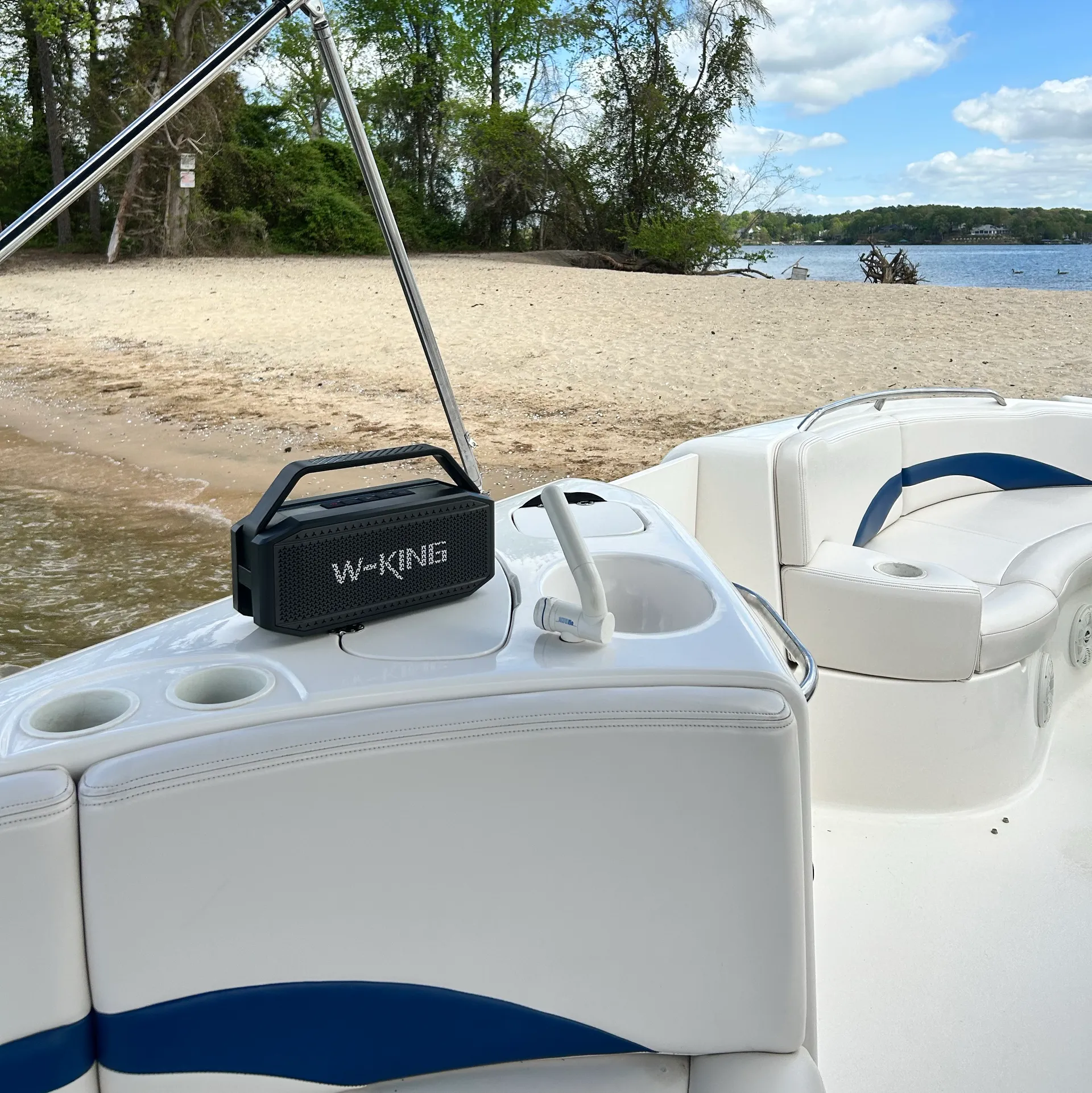 Cruise the Lake in Style – 23’ Chaparral w/ 220hp Engine