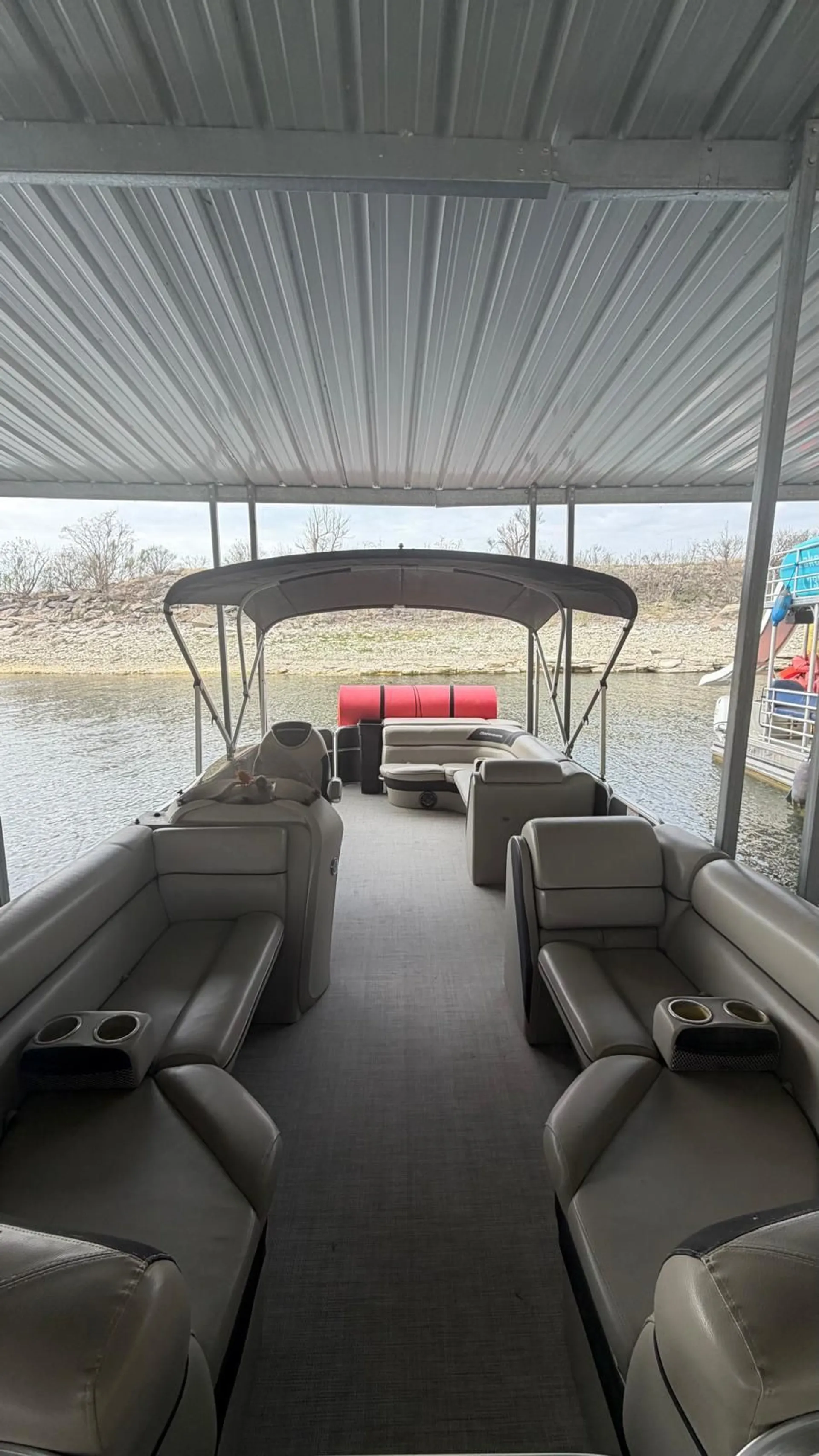 Escape to the Lake – Rent a Boat Today