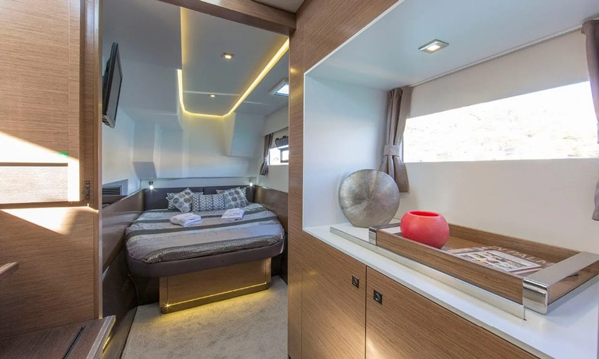 Fountain Pajot MY37 in Fort Lauderdale, FL — photo 9