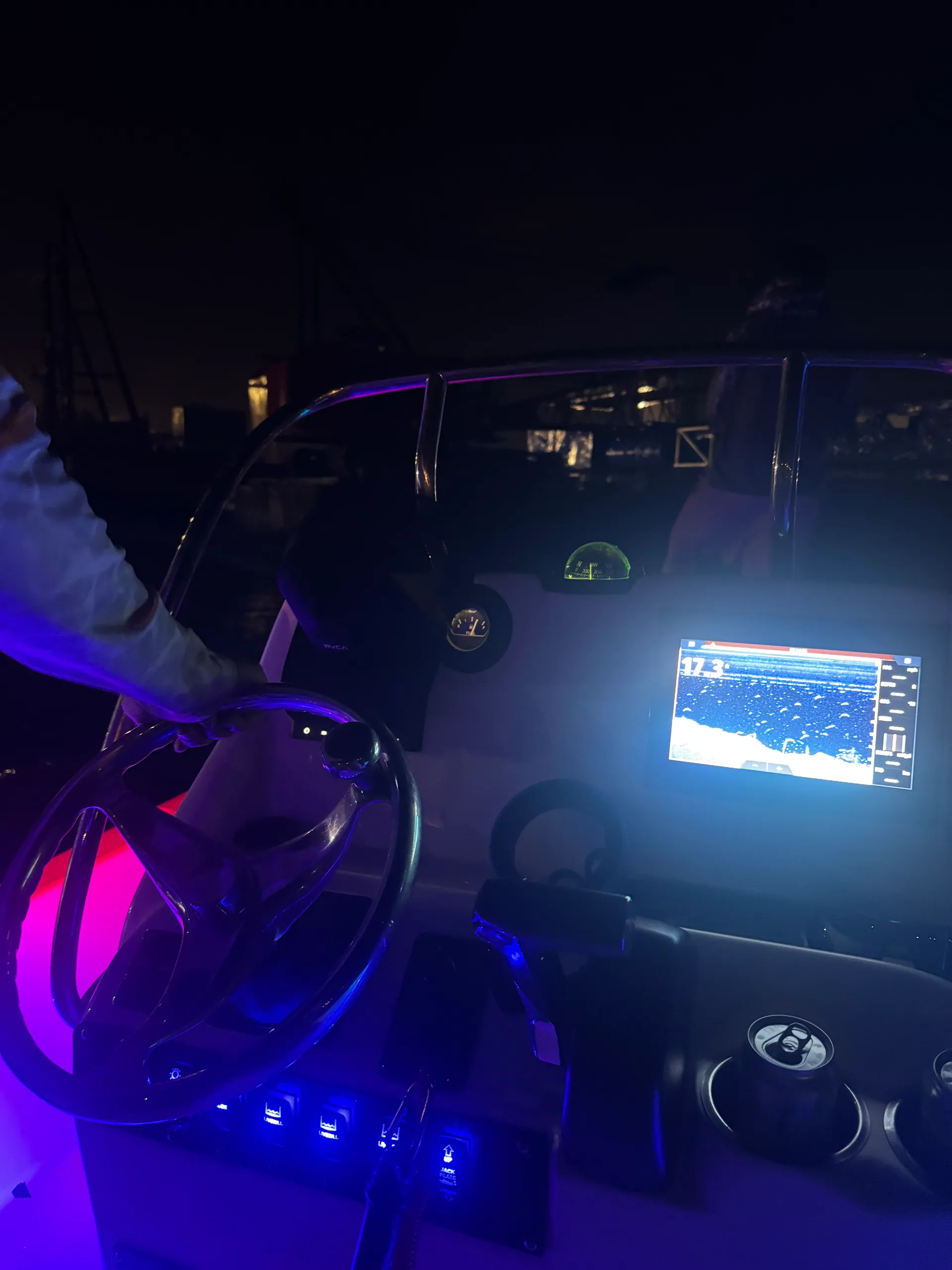 SCOUT BOATS 221 WINYAH BAY in Vero Beach, FL — photo 9