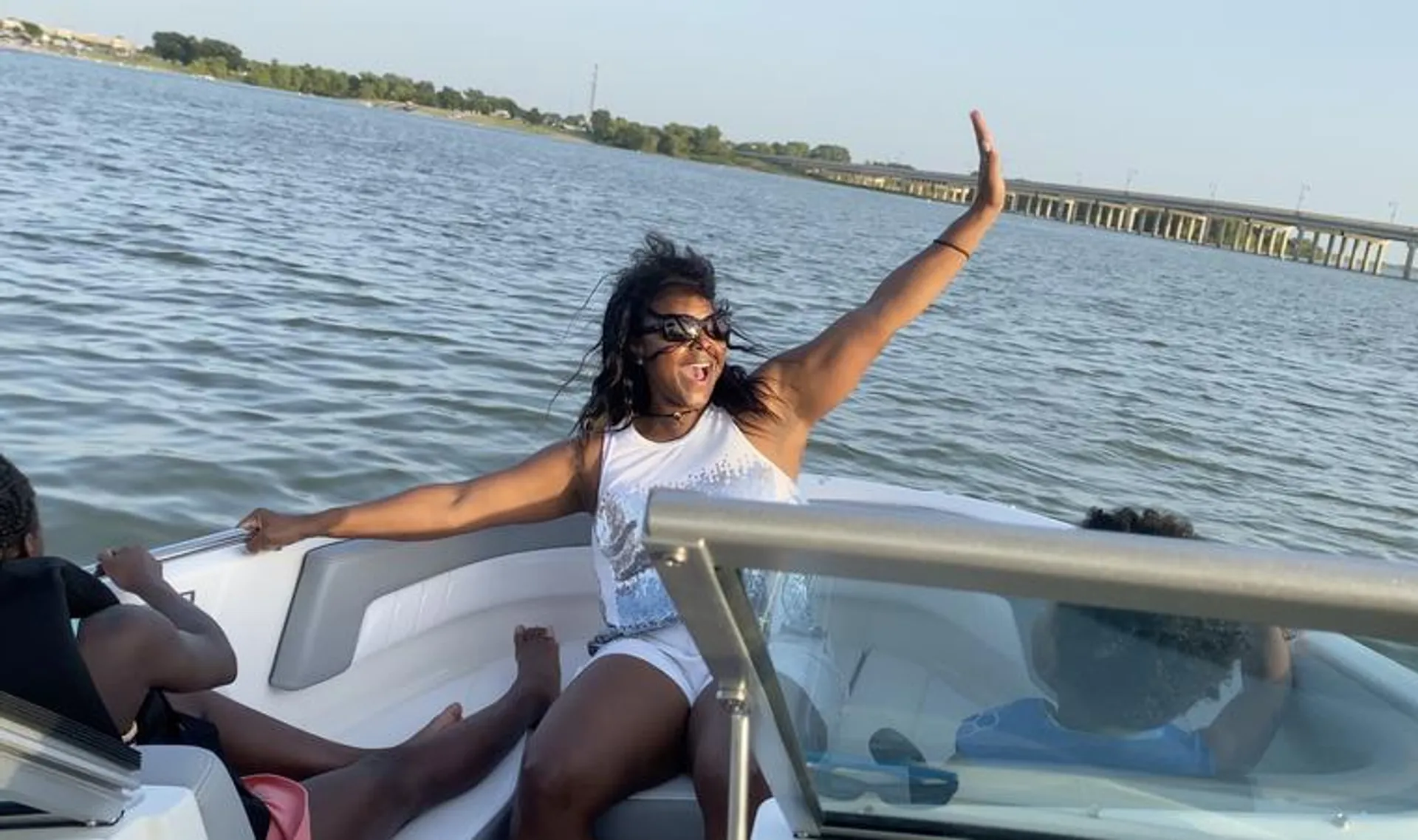 CHAPARRAL BOATS 21 SSI in Little Elm, TX — photo 4