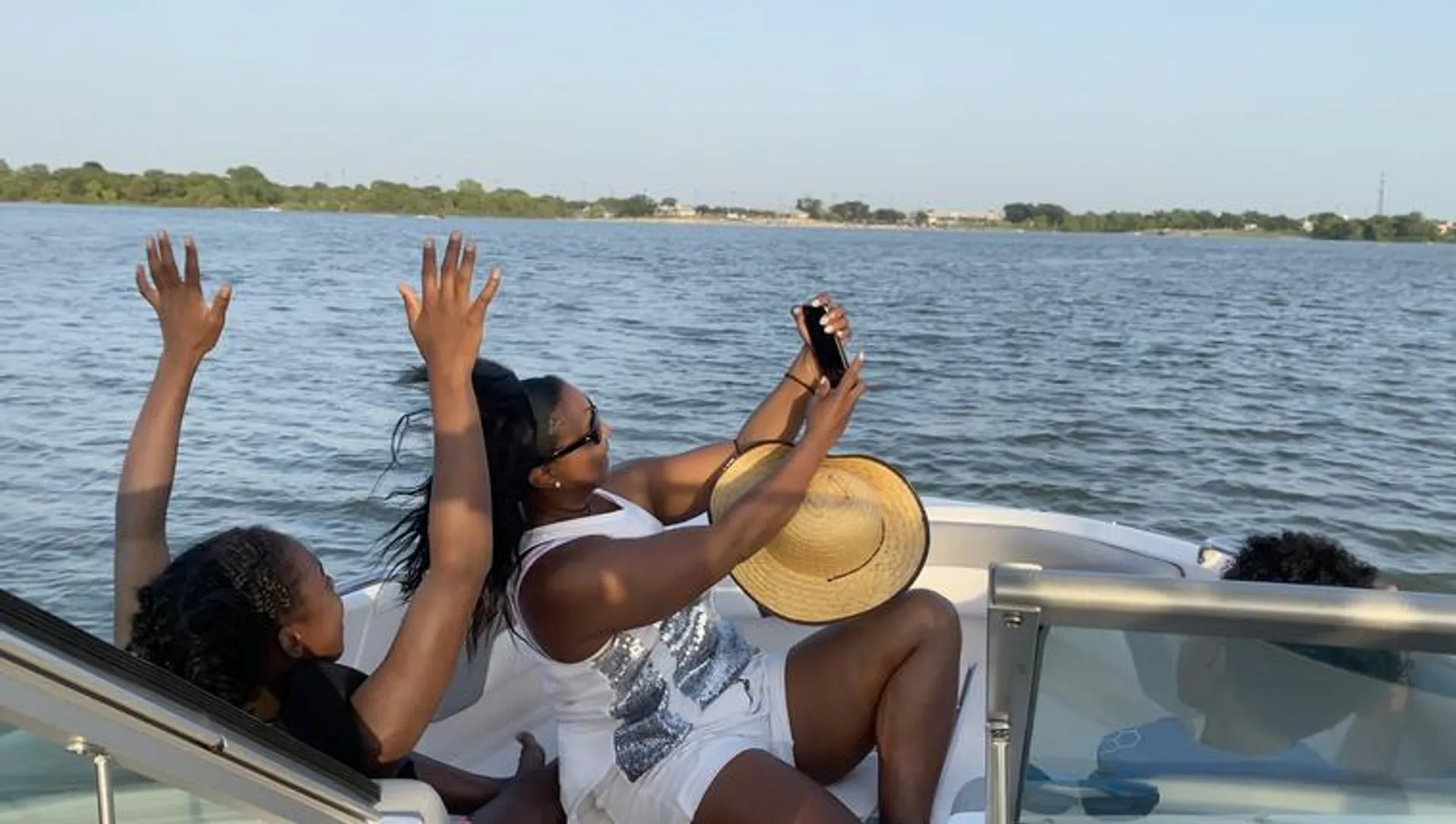 CHAPARRAL BOATS 21 SSI in Little Elm, TX — photo 5