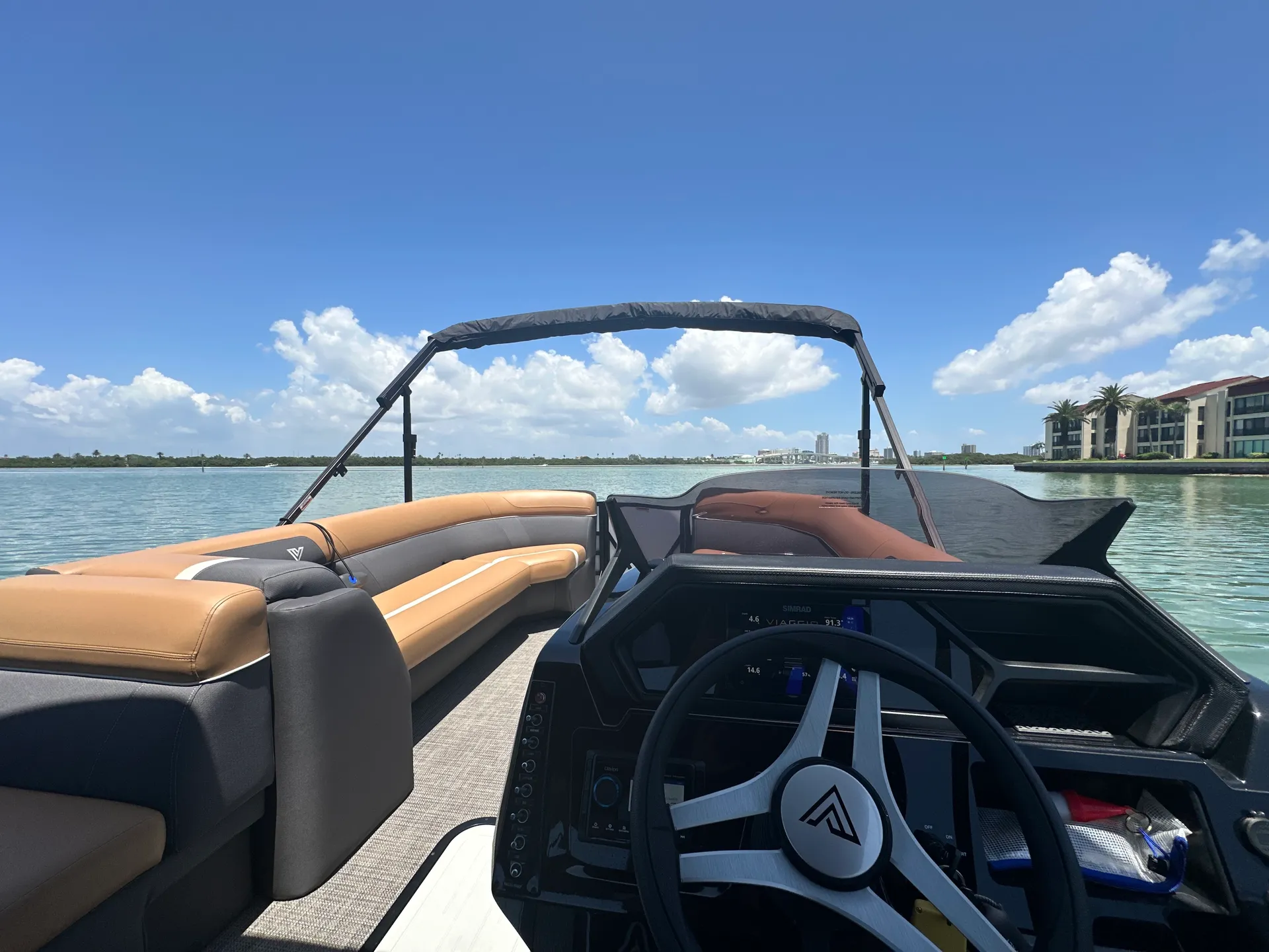 VIAGGIO BY MISTY HARBOR LAGO X 24Q TRITOON in Clearwater, FL