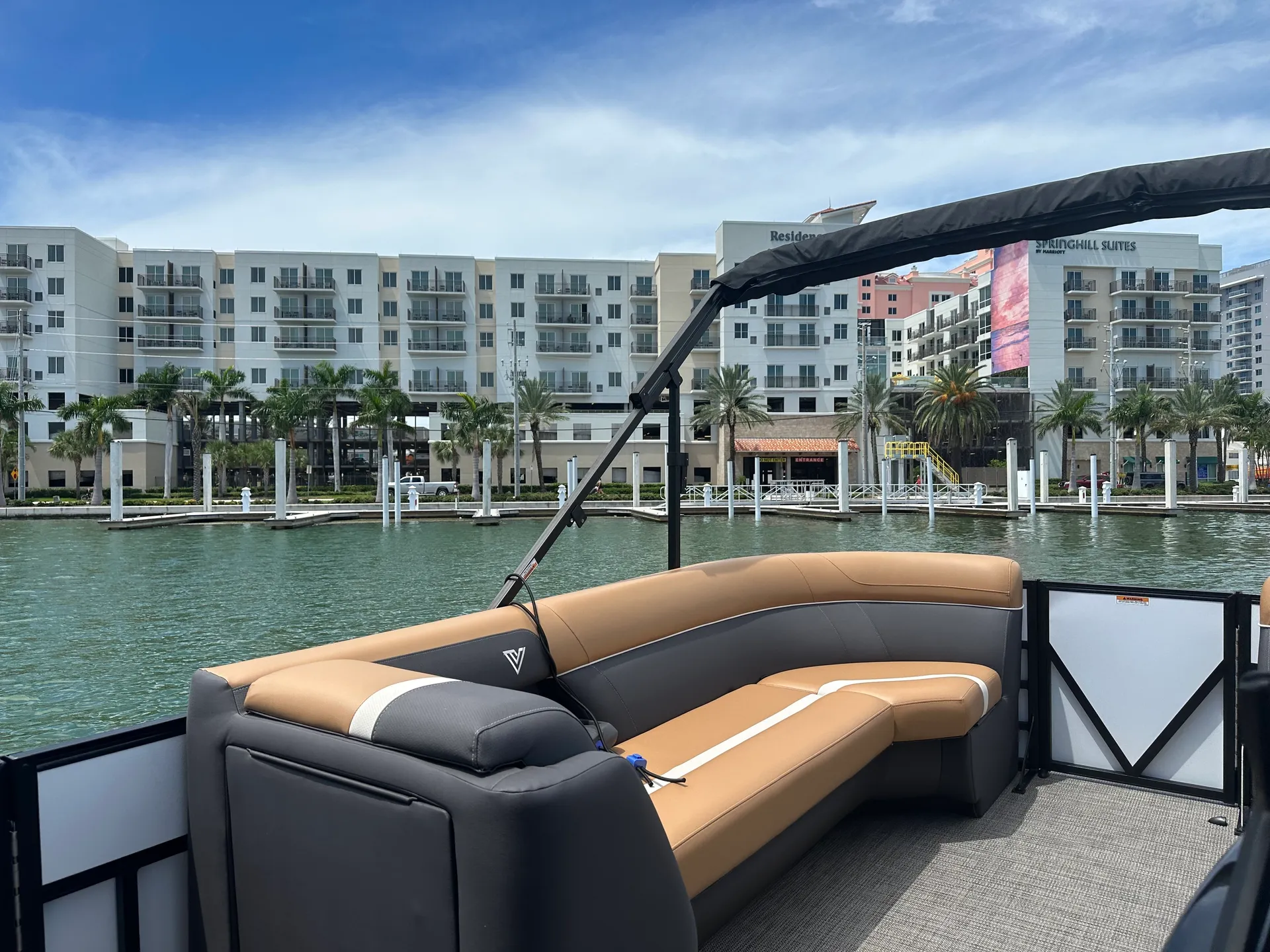 VIAGGIO BY MISTY HARBOR LAGO X 24Q TRITOON in Clearwater, FL — photo 4