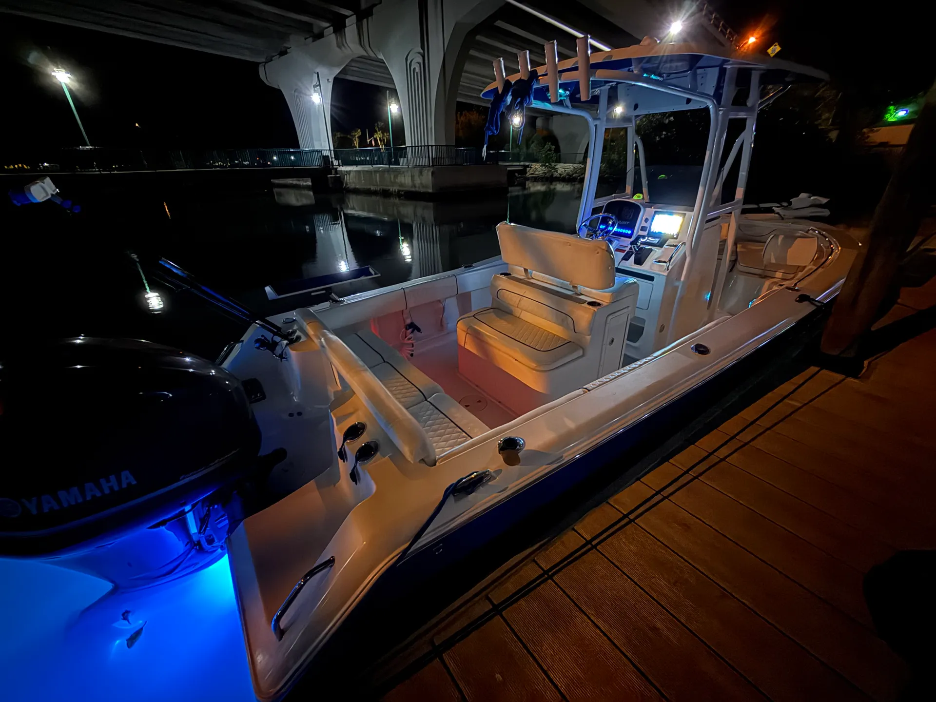 Sleek 23’ Sea Hunt – Perfect for Sandbars, Fishing &amp; Cruising!