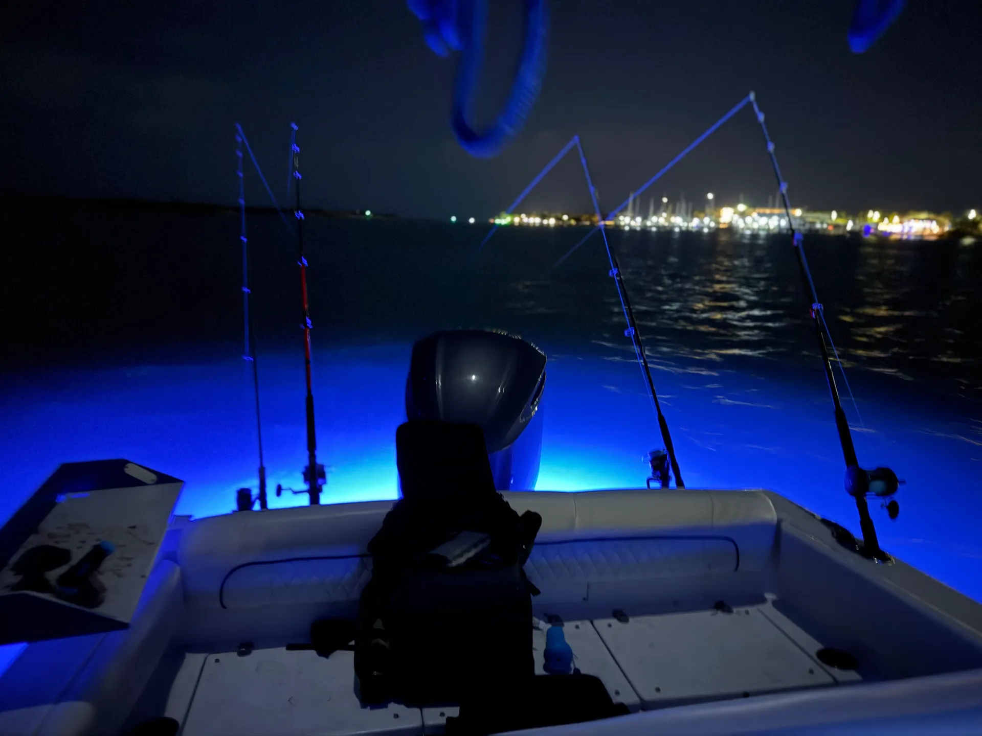 Sleek 23’ Sea Hunt – Perfect for Sandbars, Fishing &amp; Cruising!