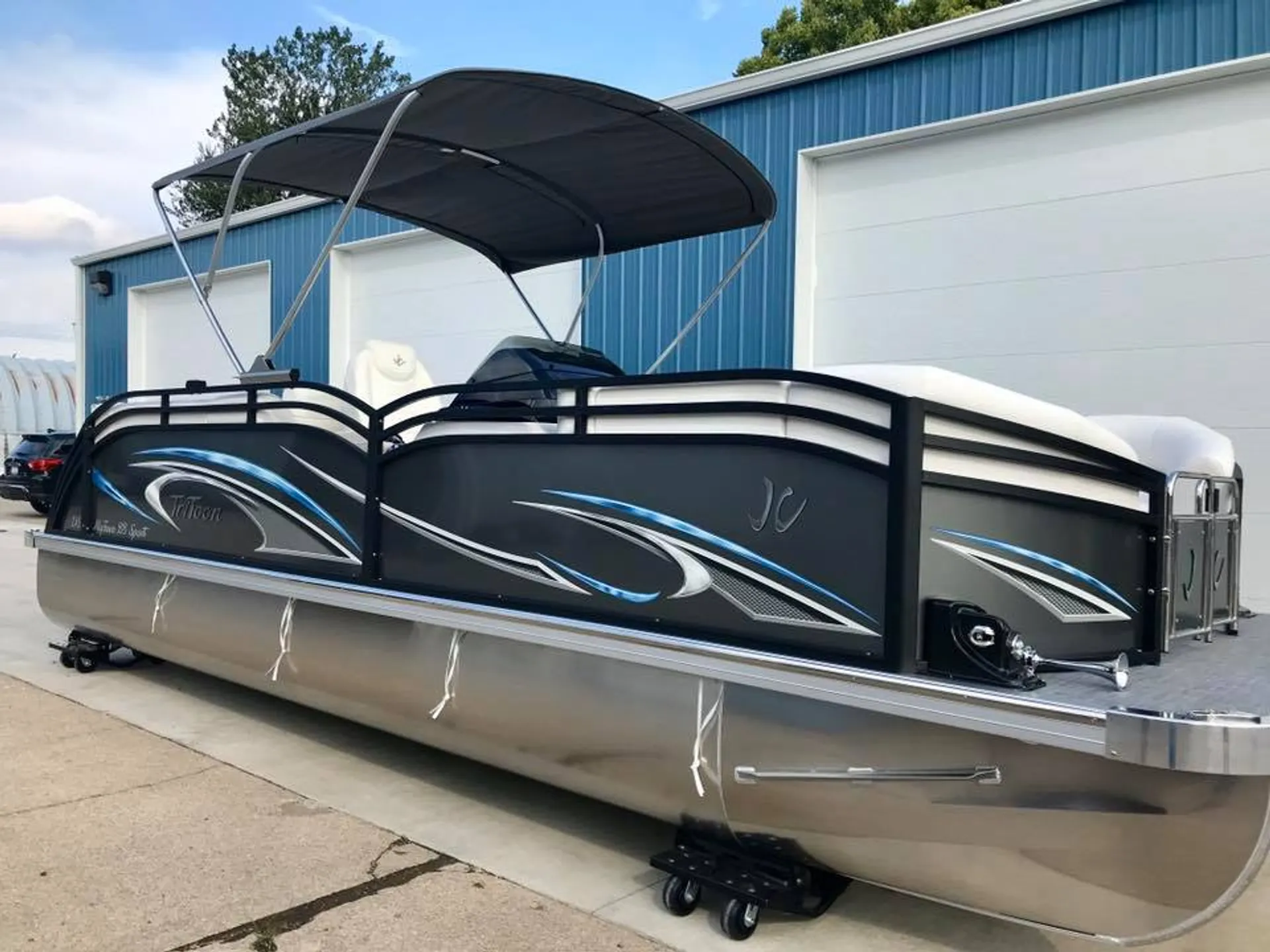 JC AND NEPTOON PONTOON NEPTOON 23 TT SPORT in Plain City, OH — photo 6