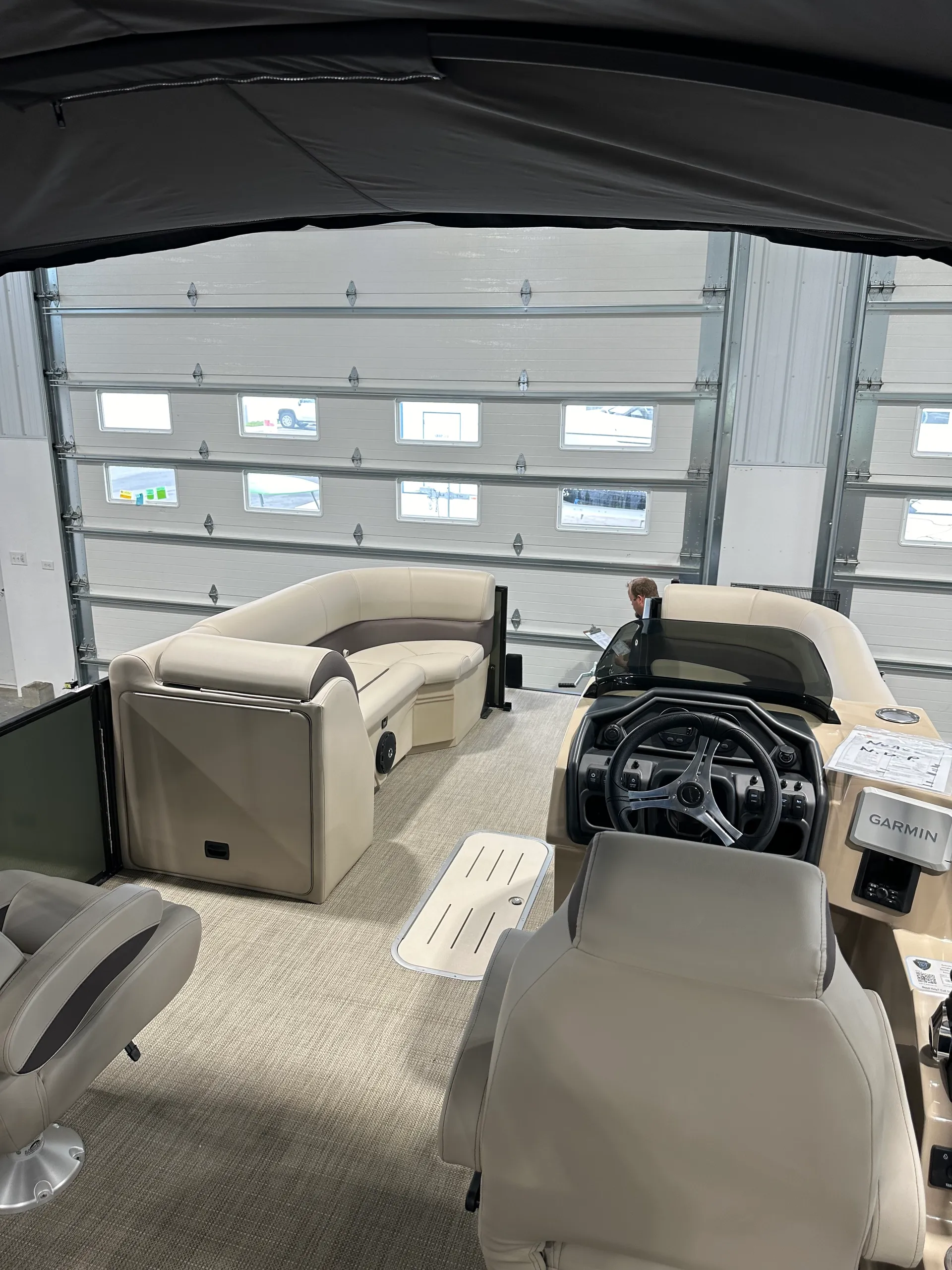 Bentley Pontoon 243 Legacy Swingback in Washington, DC — photo 3