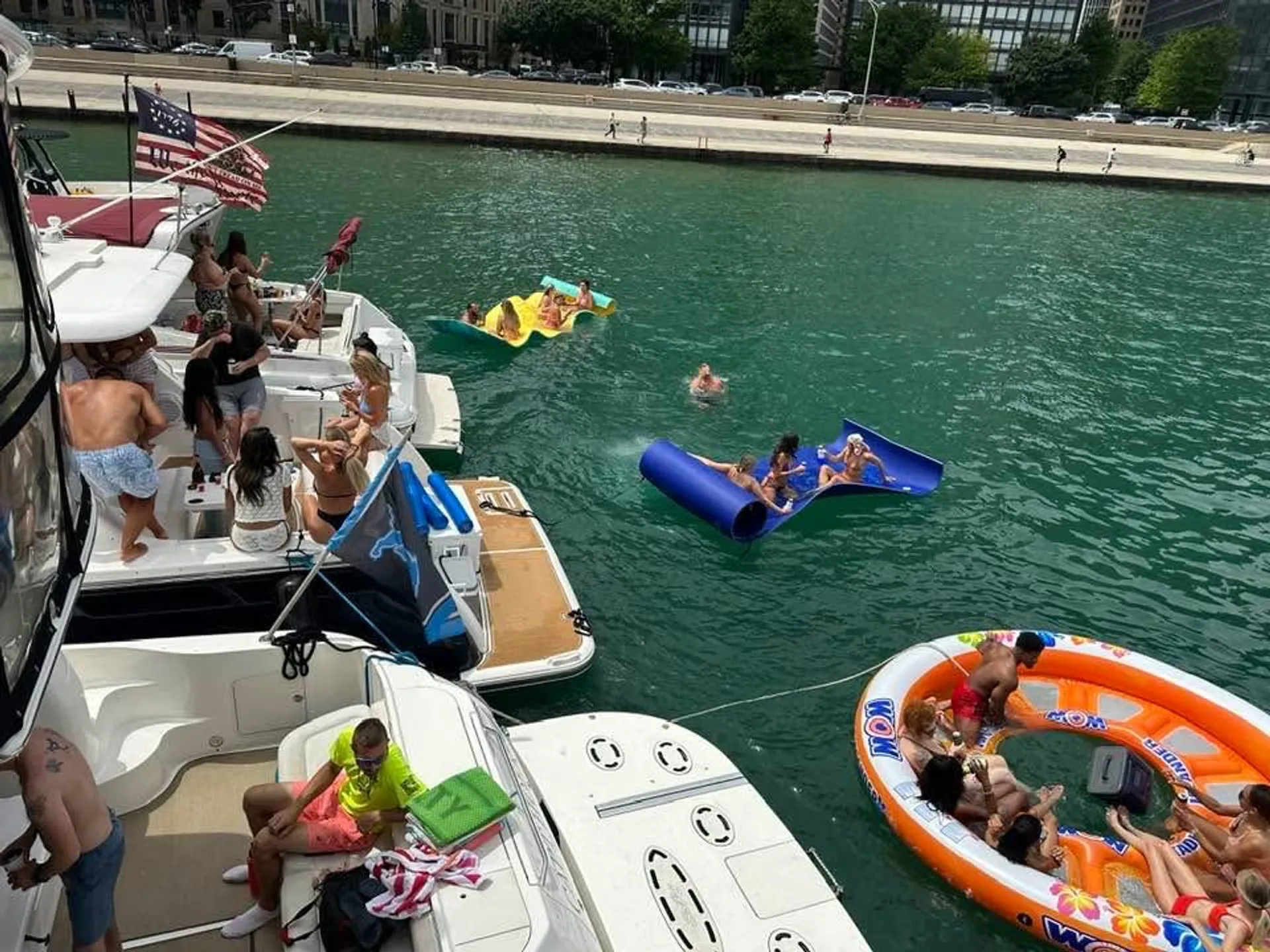 SUMERSET HOUSEBOATS 80'X18' WIDE CABIN in Chicago, IL — photo 7