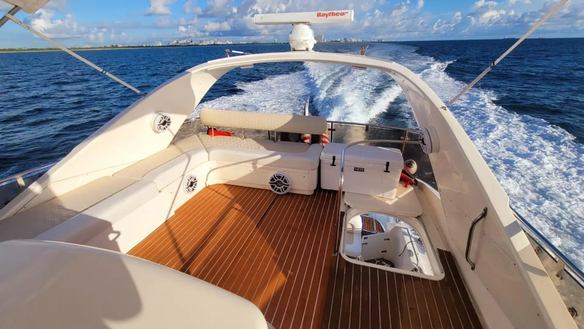 Fairline 65 Flybridge in Hollywood, FL — photo 2