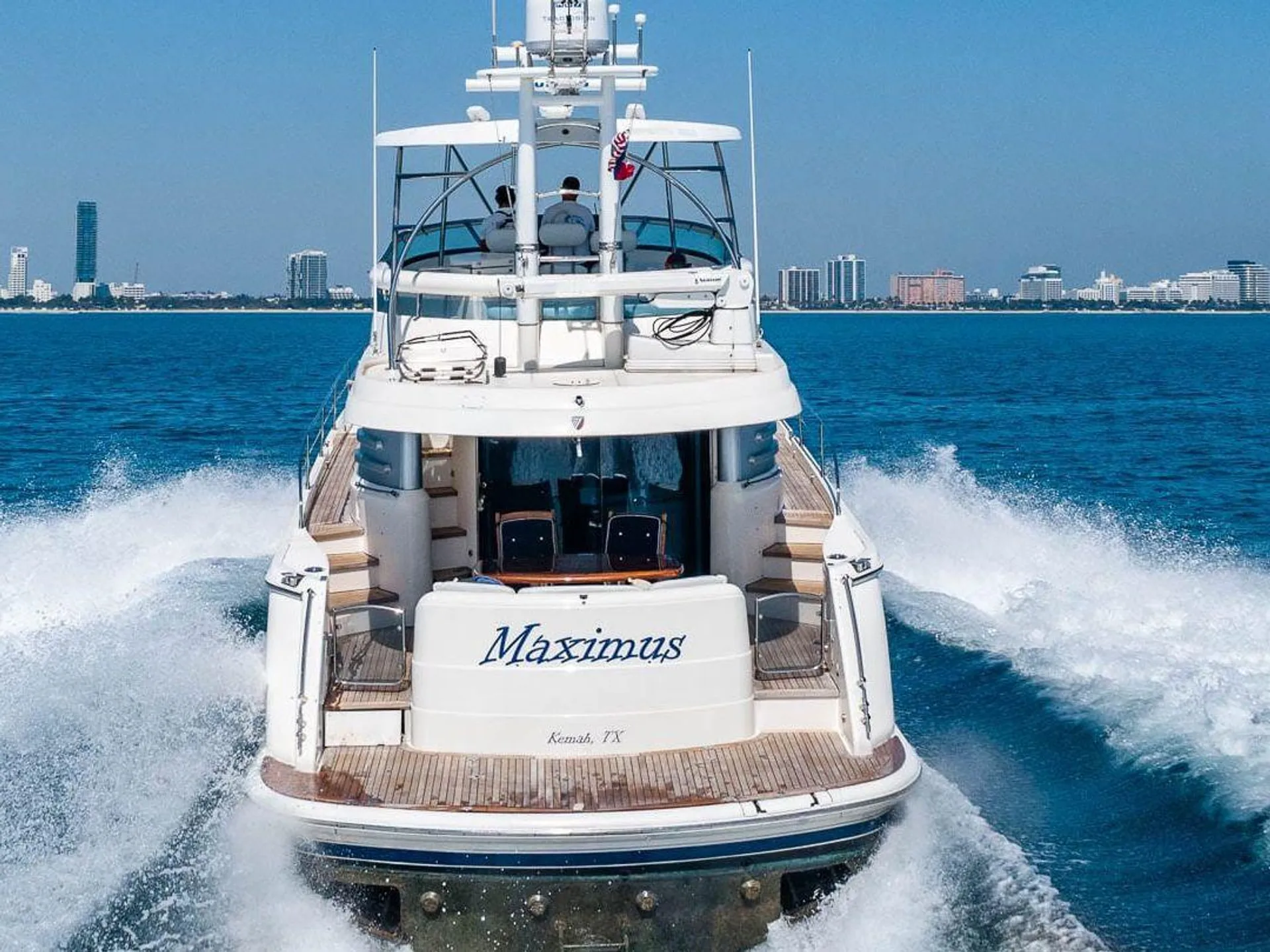 Maximum 68 Fairline in Hollywood, FL — photo 3