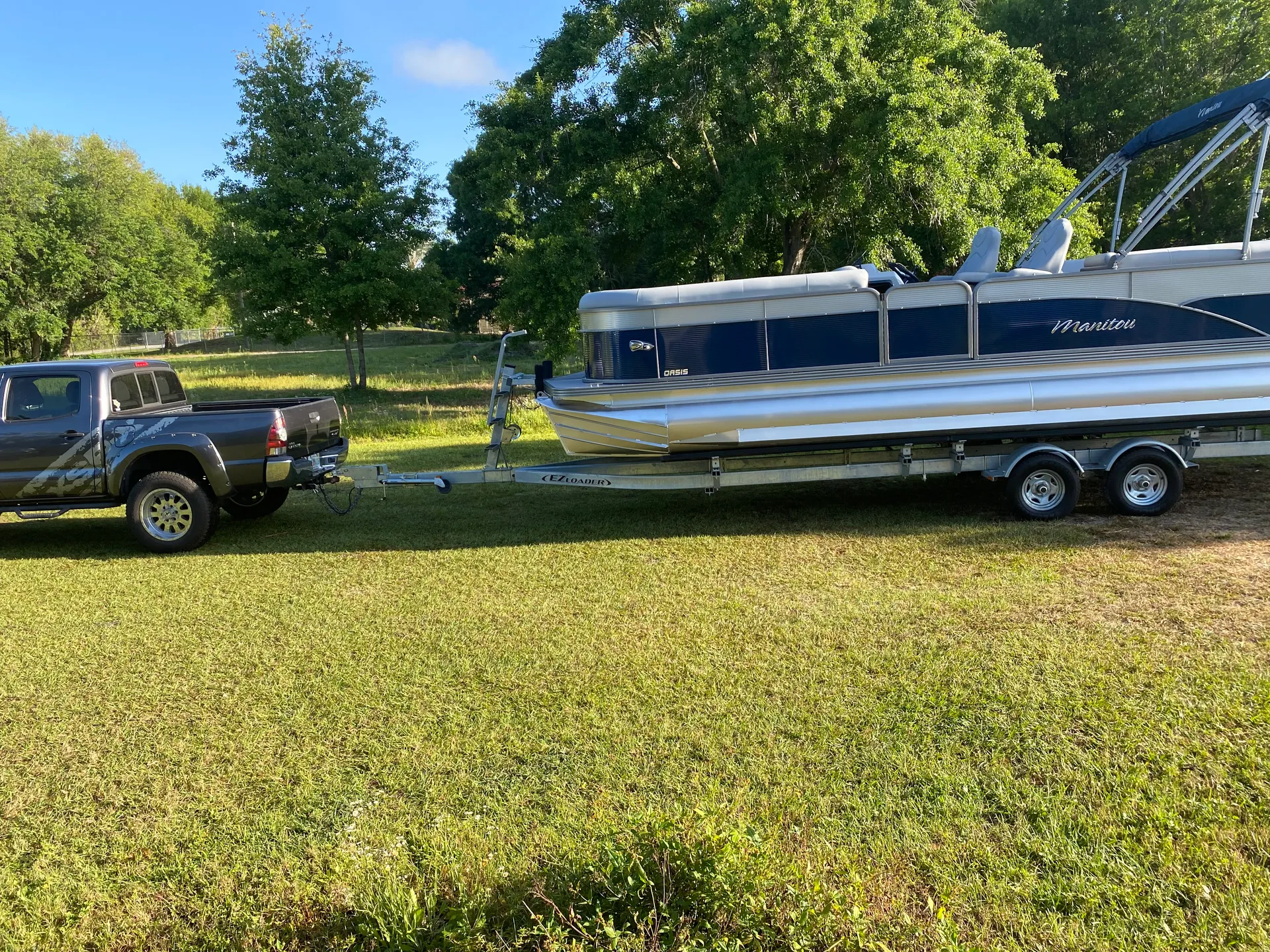 MANITOU PONTOON 25 OASIS STANDARD SHP TRITOON in Gibsonton, FL — photo 4