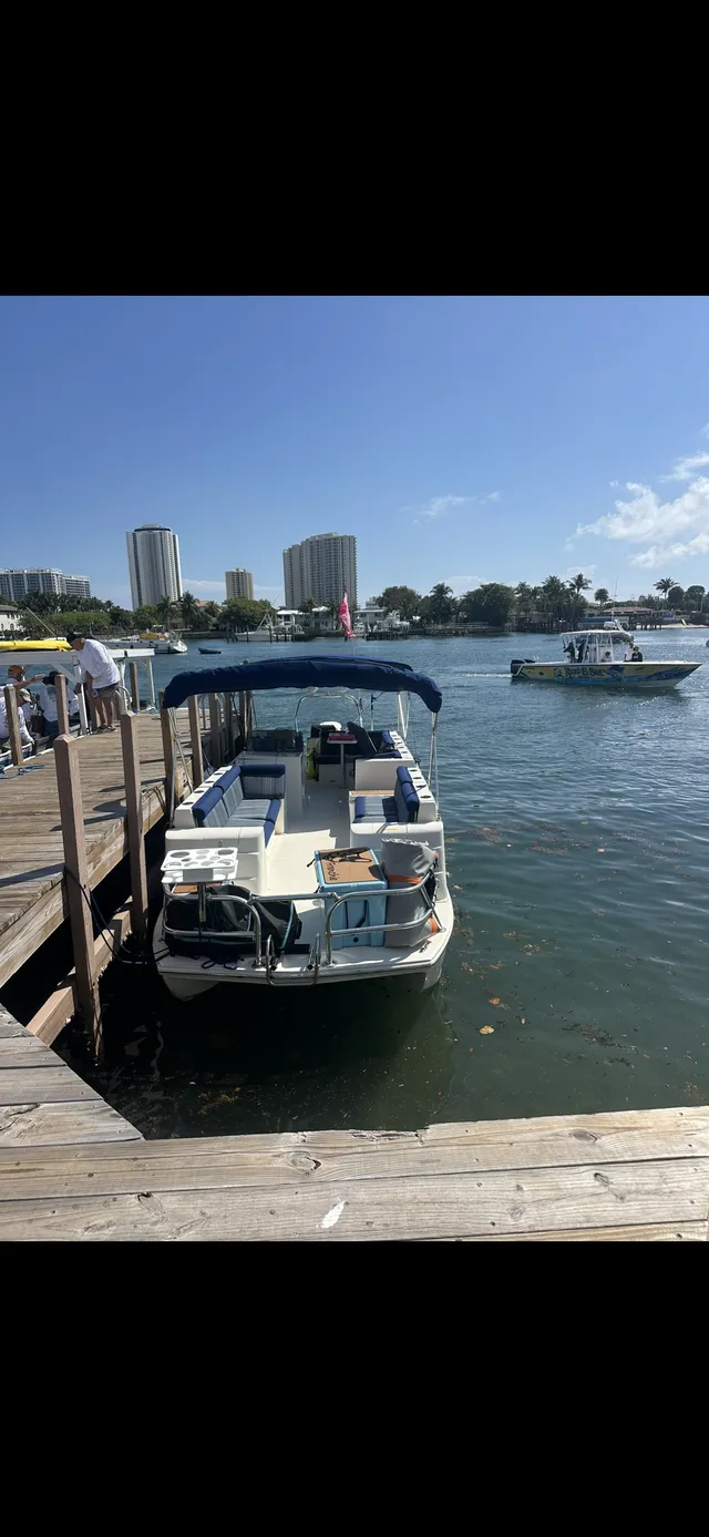 Rent a Beachcat pontoon in Riviera Beach, FL near me