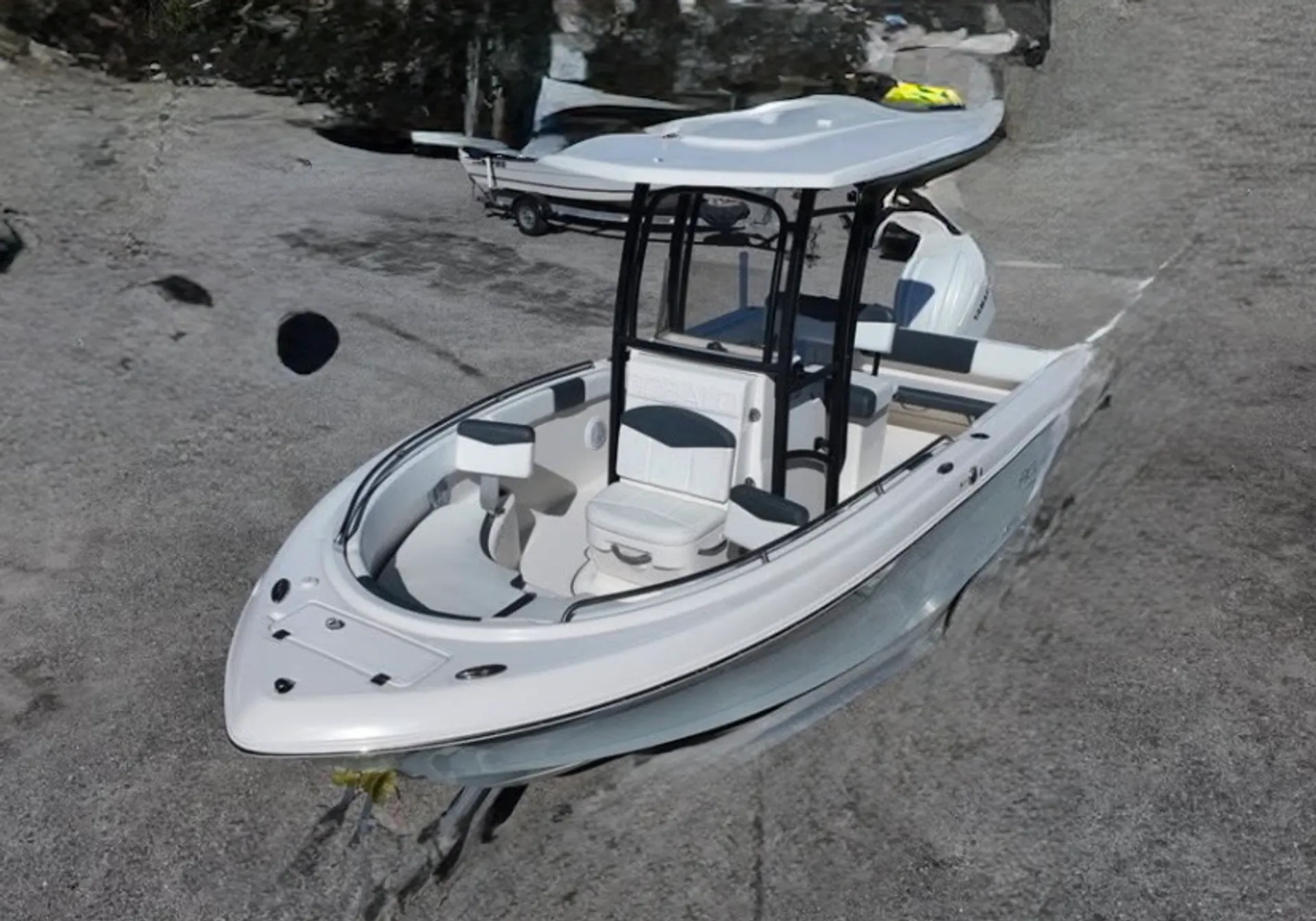 ROBALO R222 in Fort Myers, FL